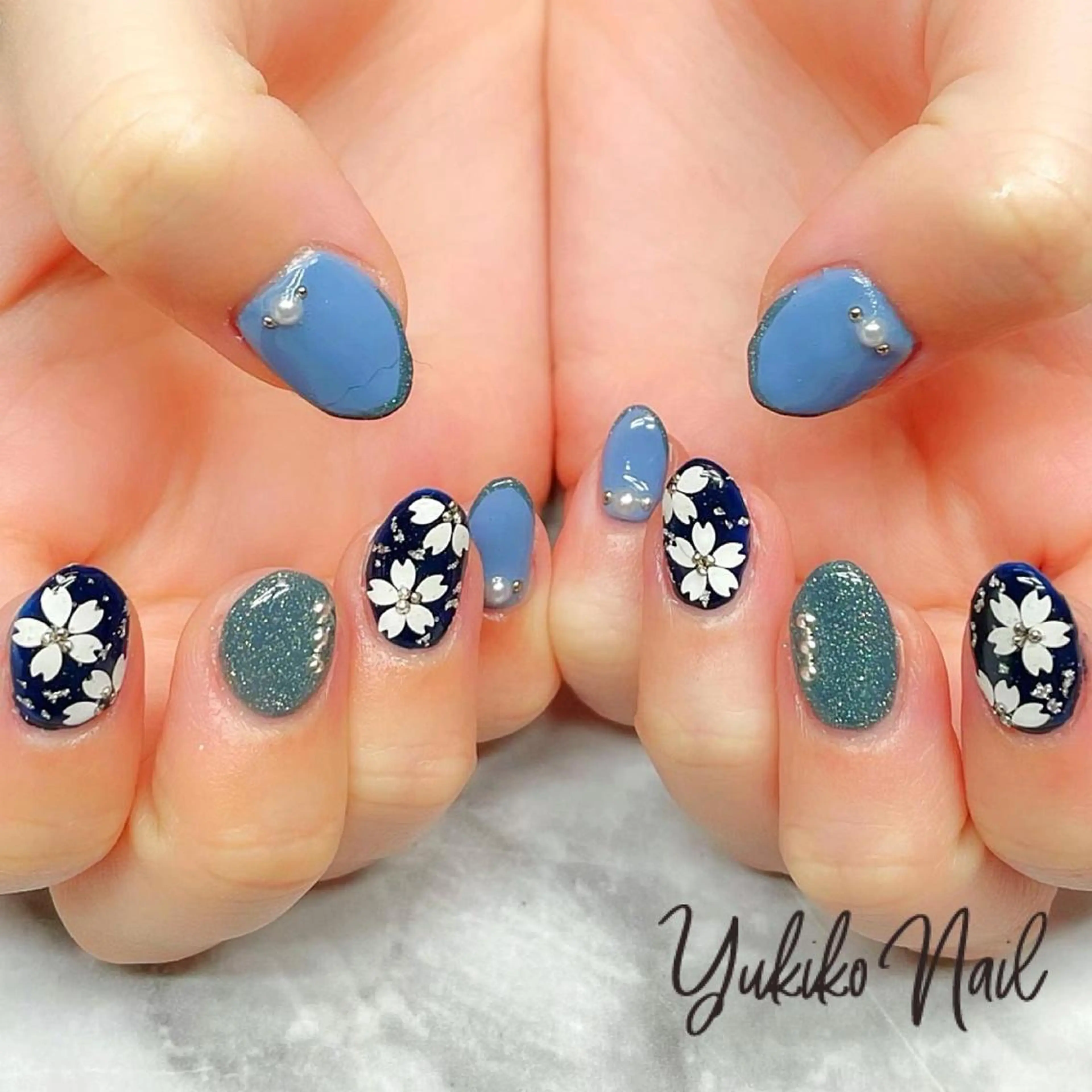 ネイル 桜ネイル ホログラムネイル ハンドネイル ユキコ ネイルのネイルデザイン