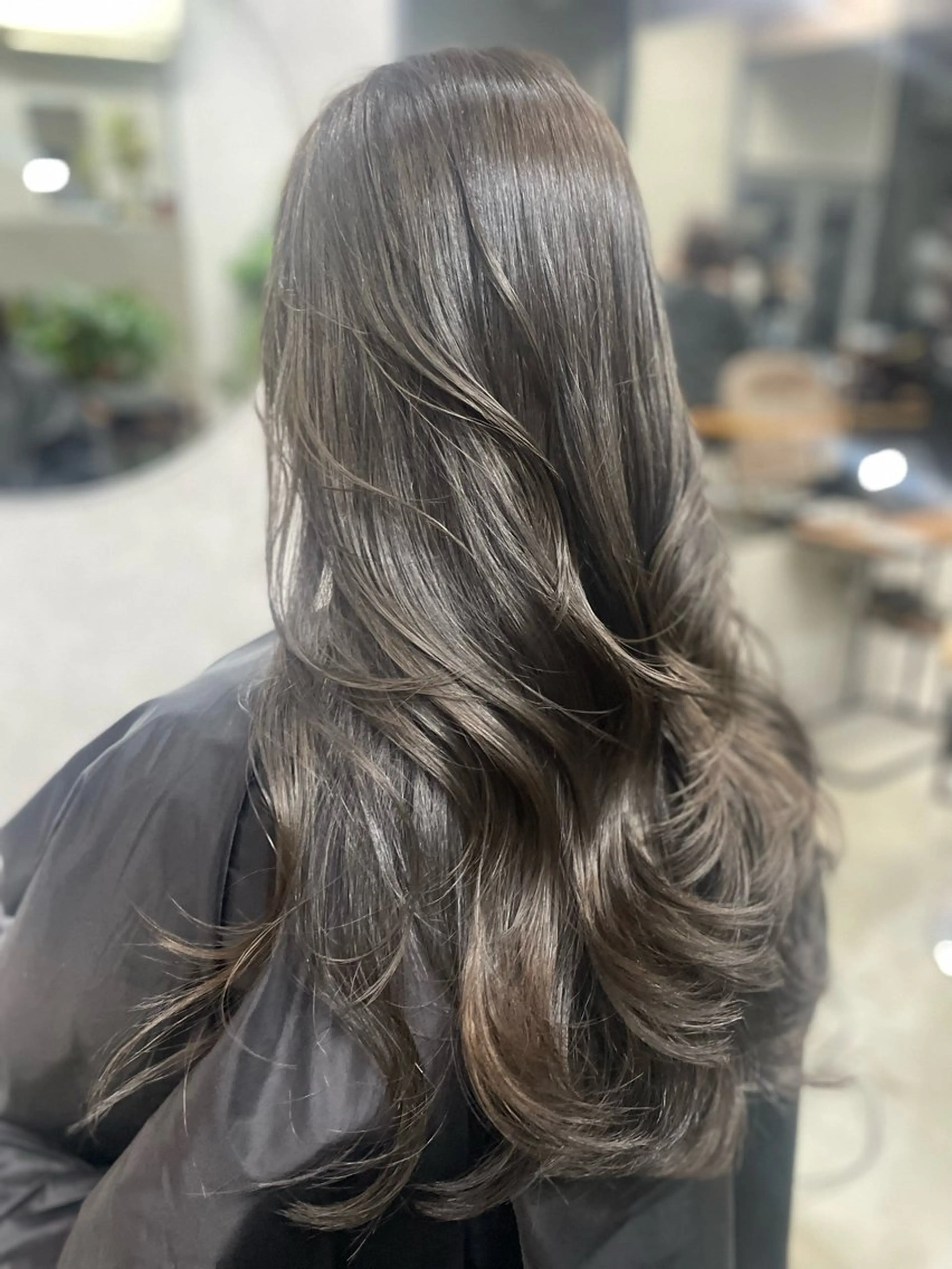 ロング カラー グレージュ レイヤーカット AIRI layer cut hairのヘアスタイル