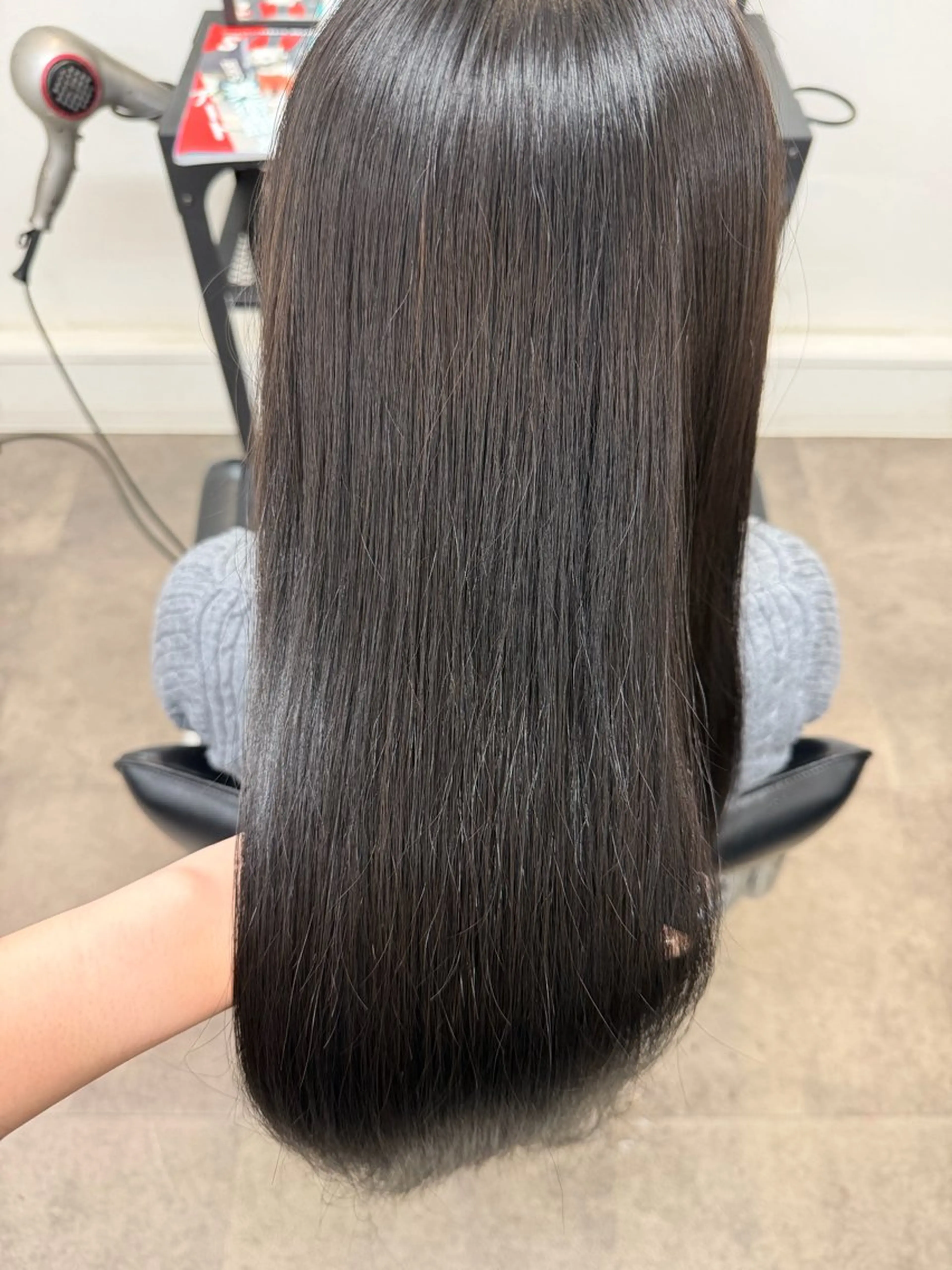 ロング カラー グレージュ ヘアカラー 近藤 愛理のヘアスタイル