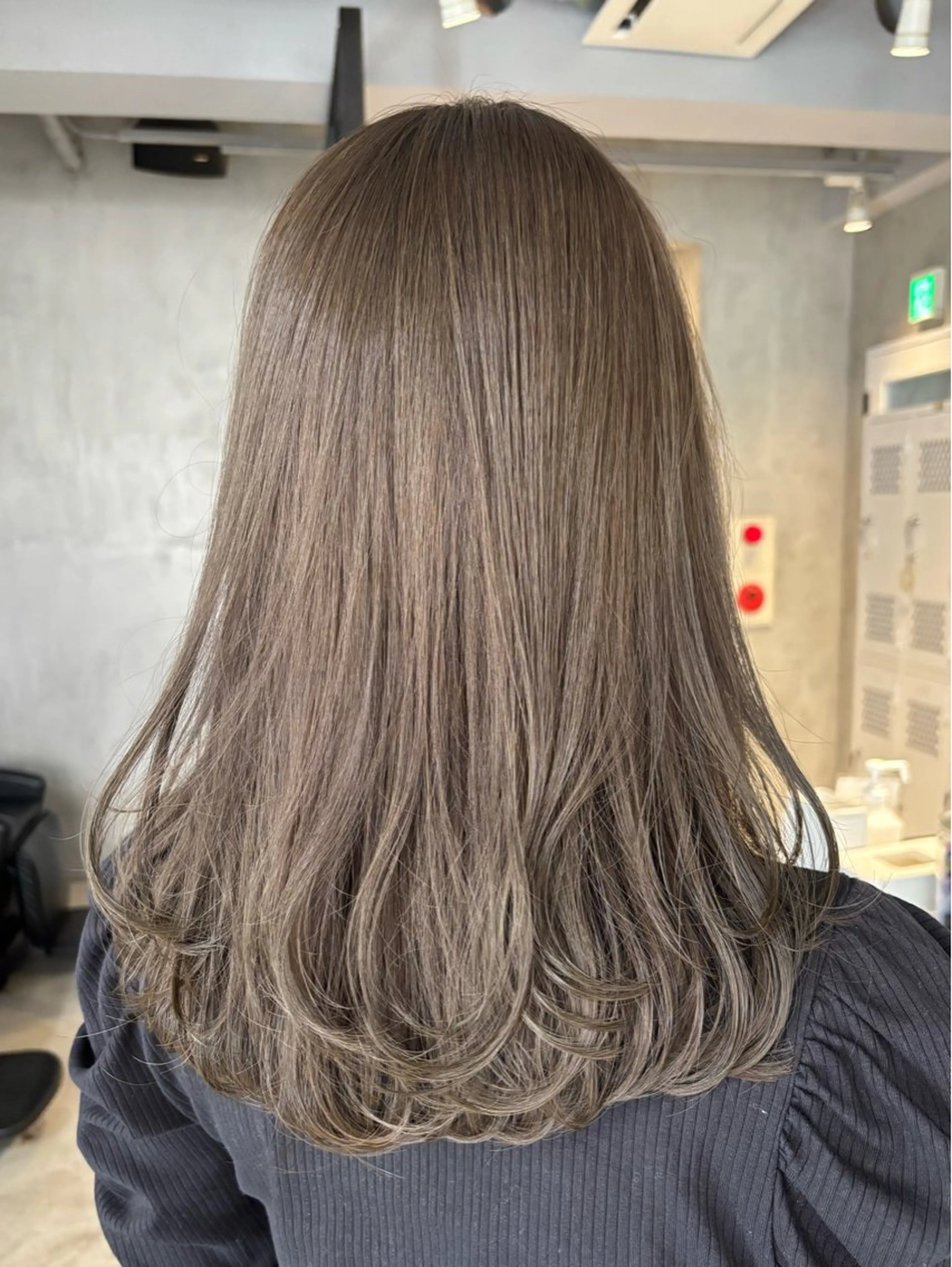 セミロング カラー ベージュカラー ミルクティーベージュ ヘアカラー elima. 池田紗矢香💝のヘアスタイル