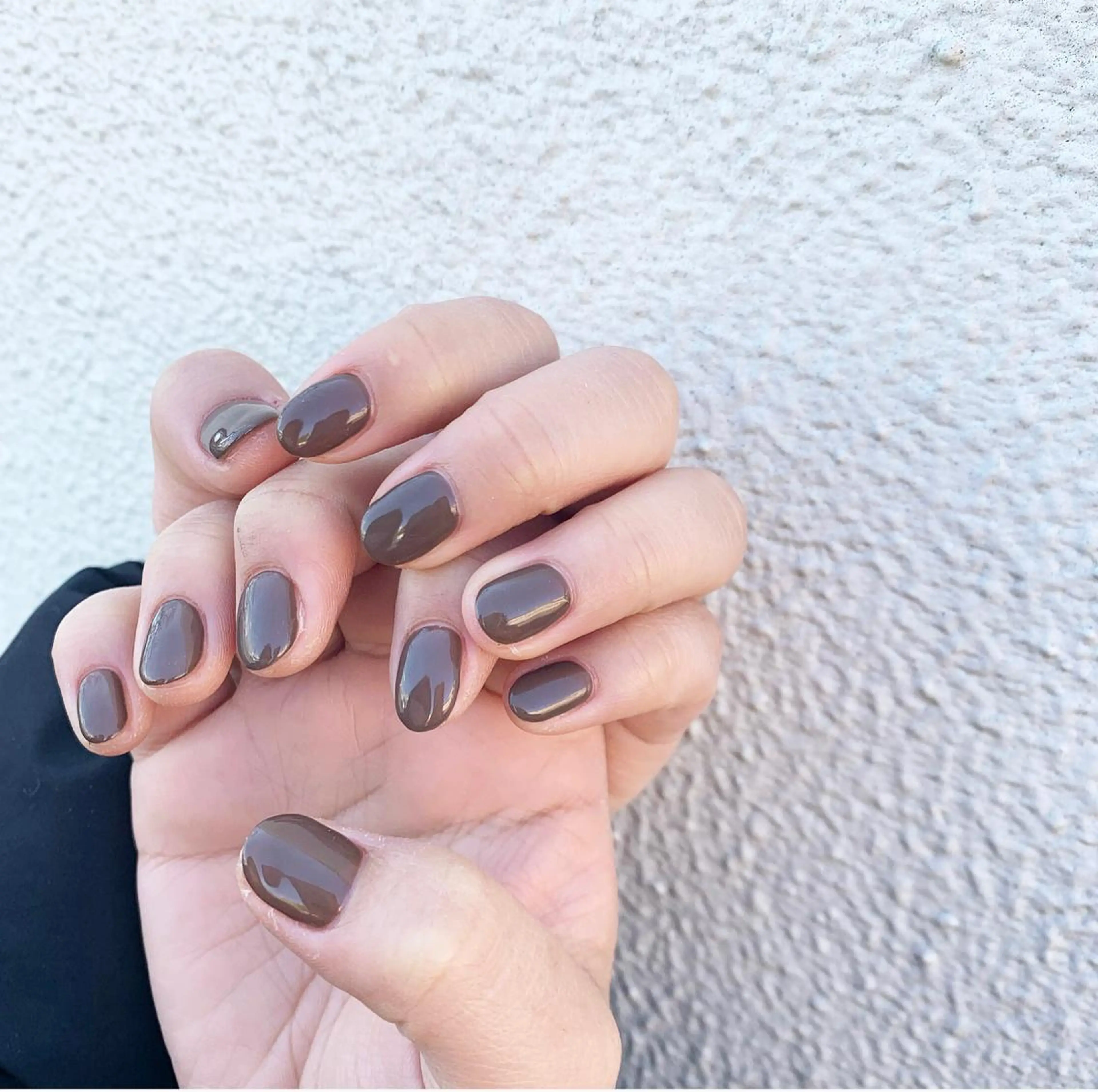 ネイル ブラウン ワンカラーネイル ショートネイル 佐藤 穂乃香のネイルデザイン