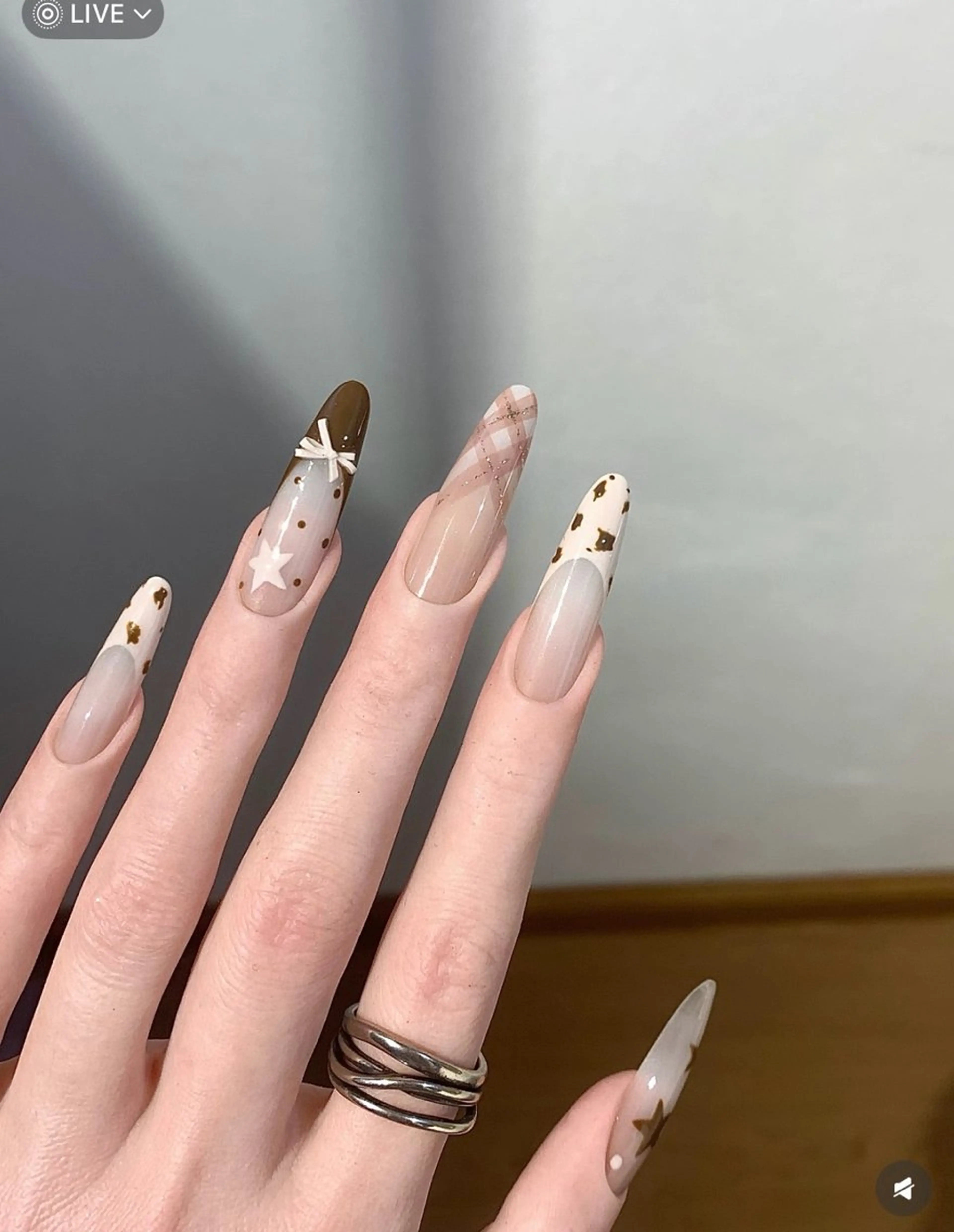 ネイル フレンチネイル キラキラネイル 韓国ネイル シンプルネイル ワンホンネイル ハンドネイル MEI Nailのネイルデザイン