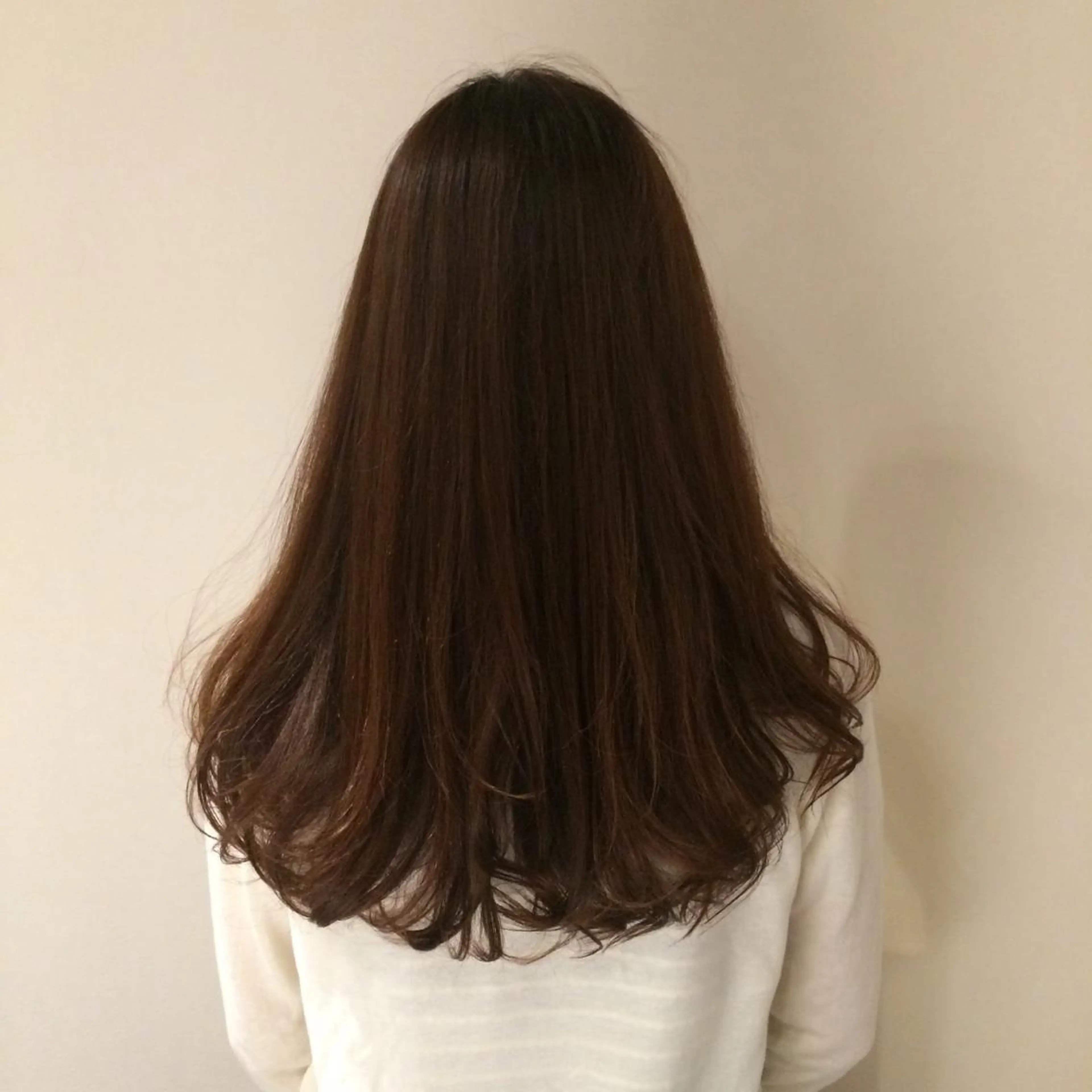 ロング カラー 伊藤 さやかのヘアスタイル