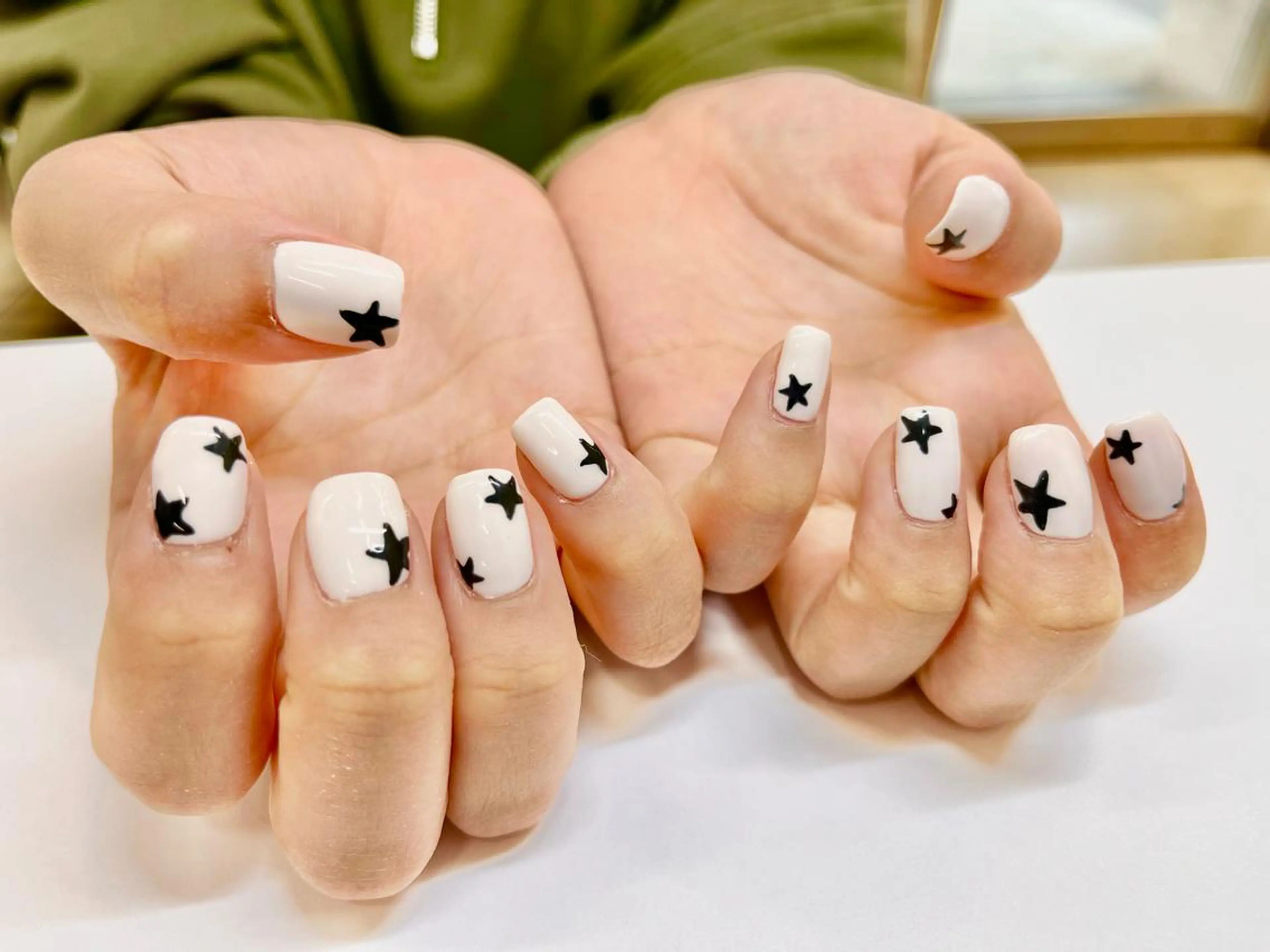 ミディアム ネイル RIONnail(リオンネイル)所属・RIONnail Yurikaのネイルデザイン