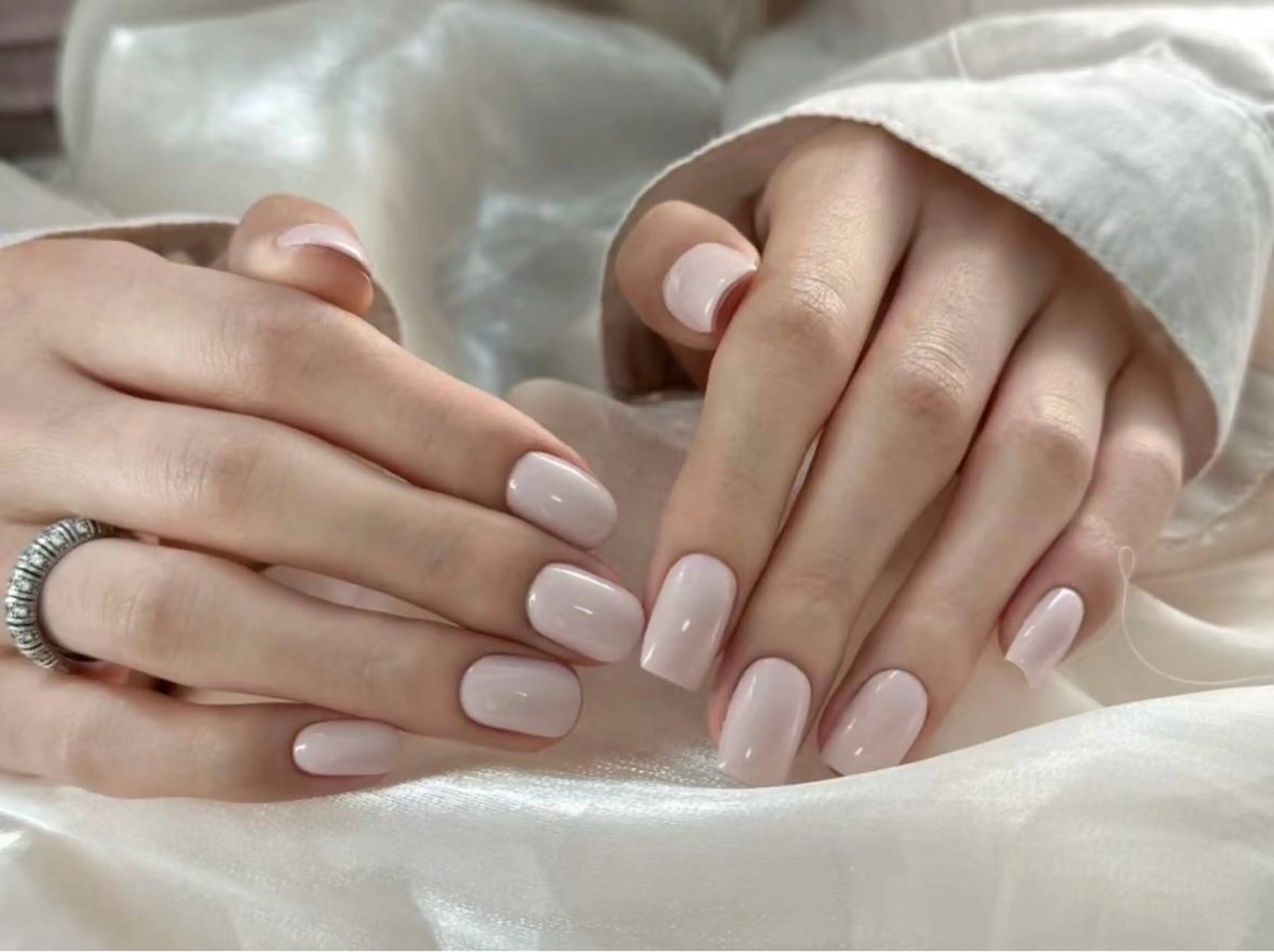 ネイル シンプルネイル liora nail yzのネイルデザイン