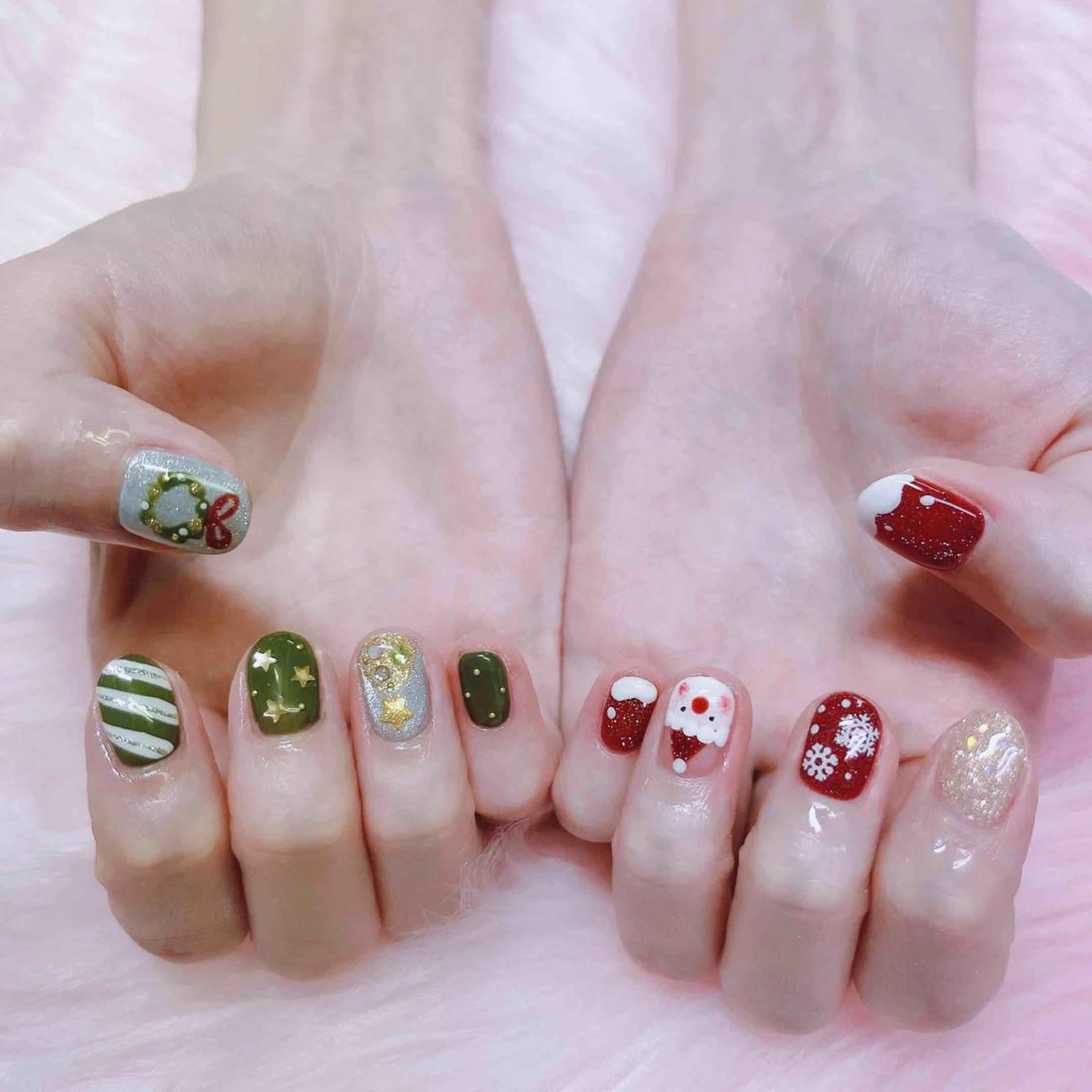 ネイル 冬ネイル クリスマス ハンドネイル MoonNail ユリ🌸のネイルデザイン