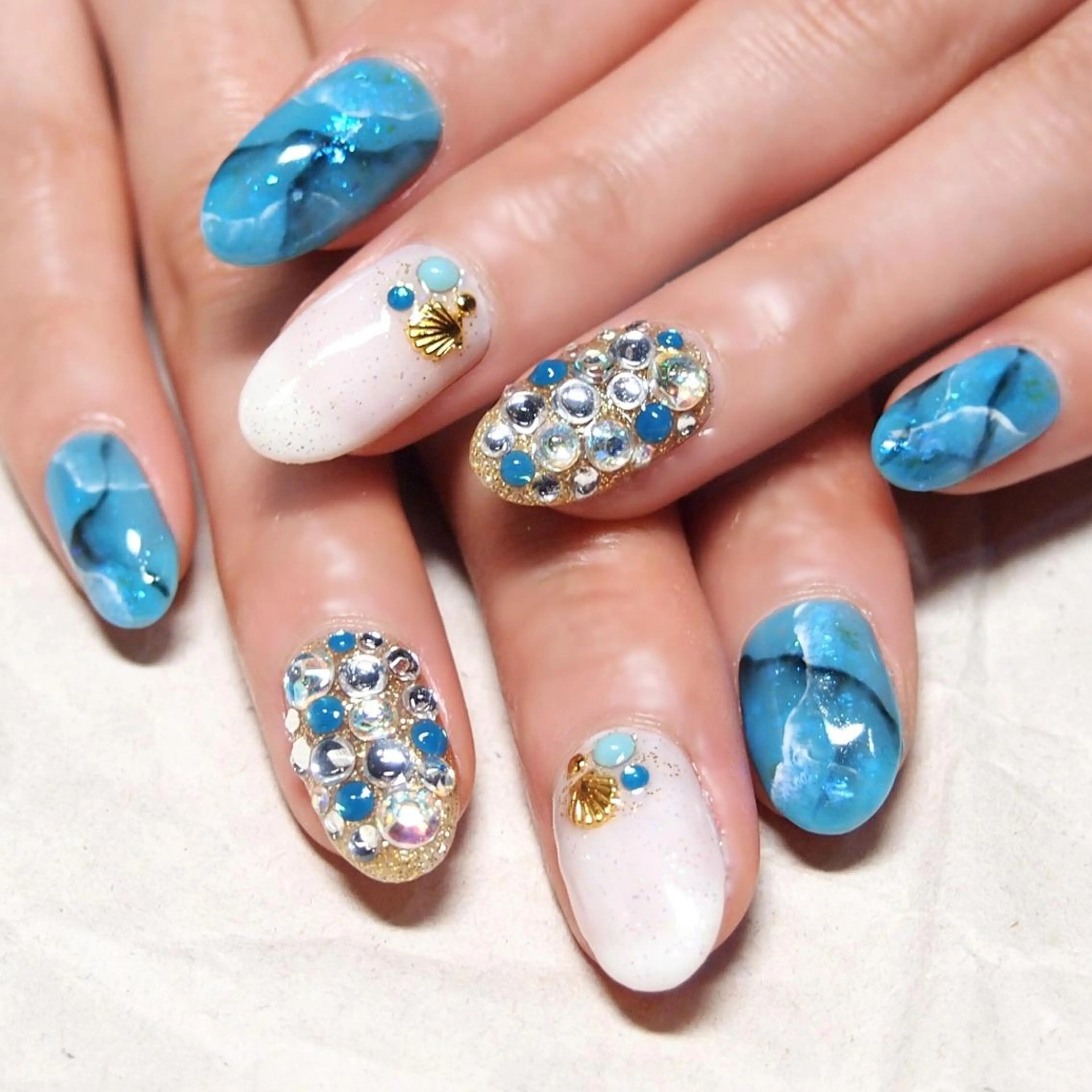 ネイル 山田 麻衣のネイルデザイン