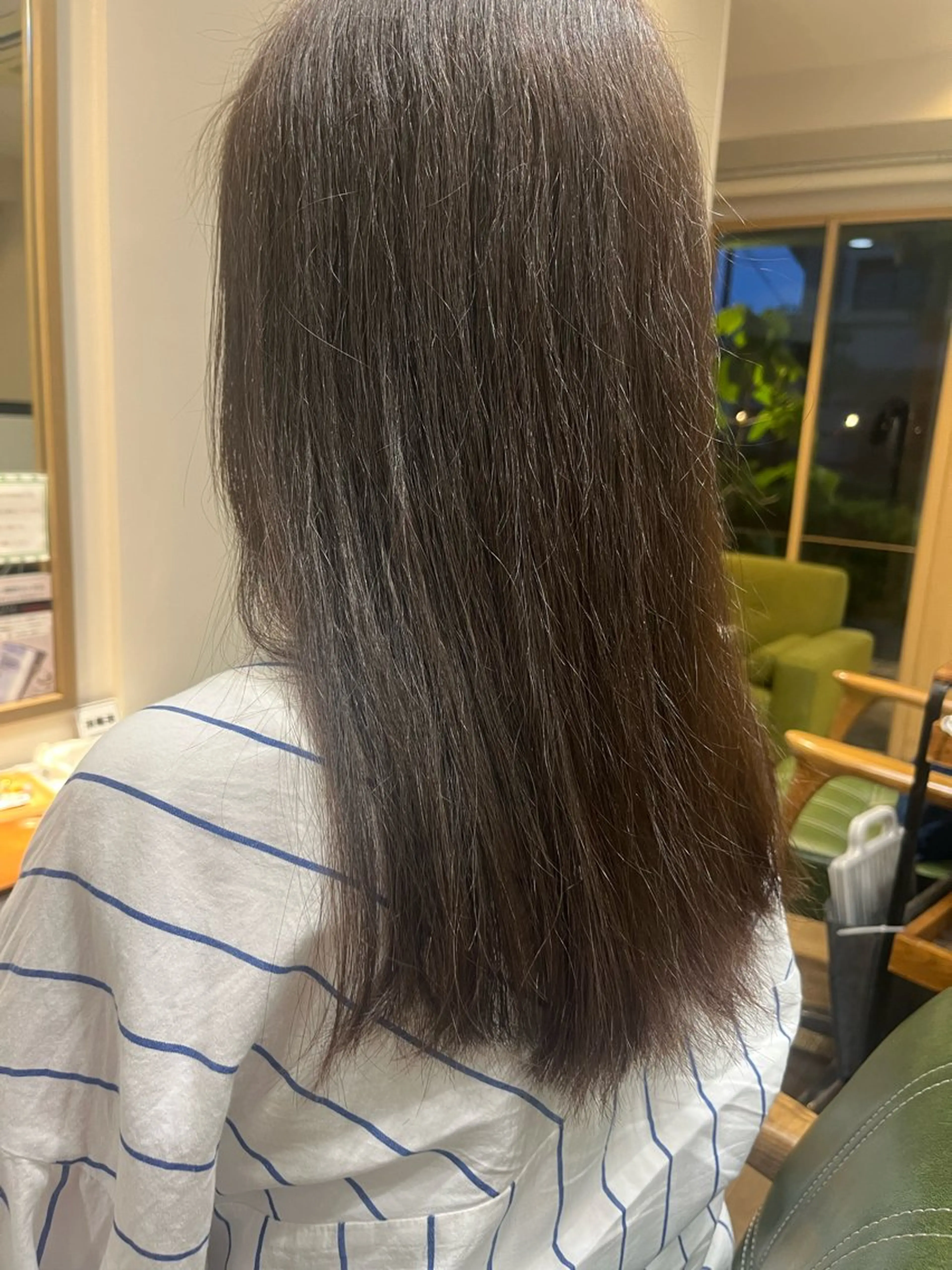 ロング 小鴨 美佳のヘアスタイル