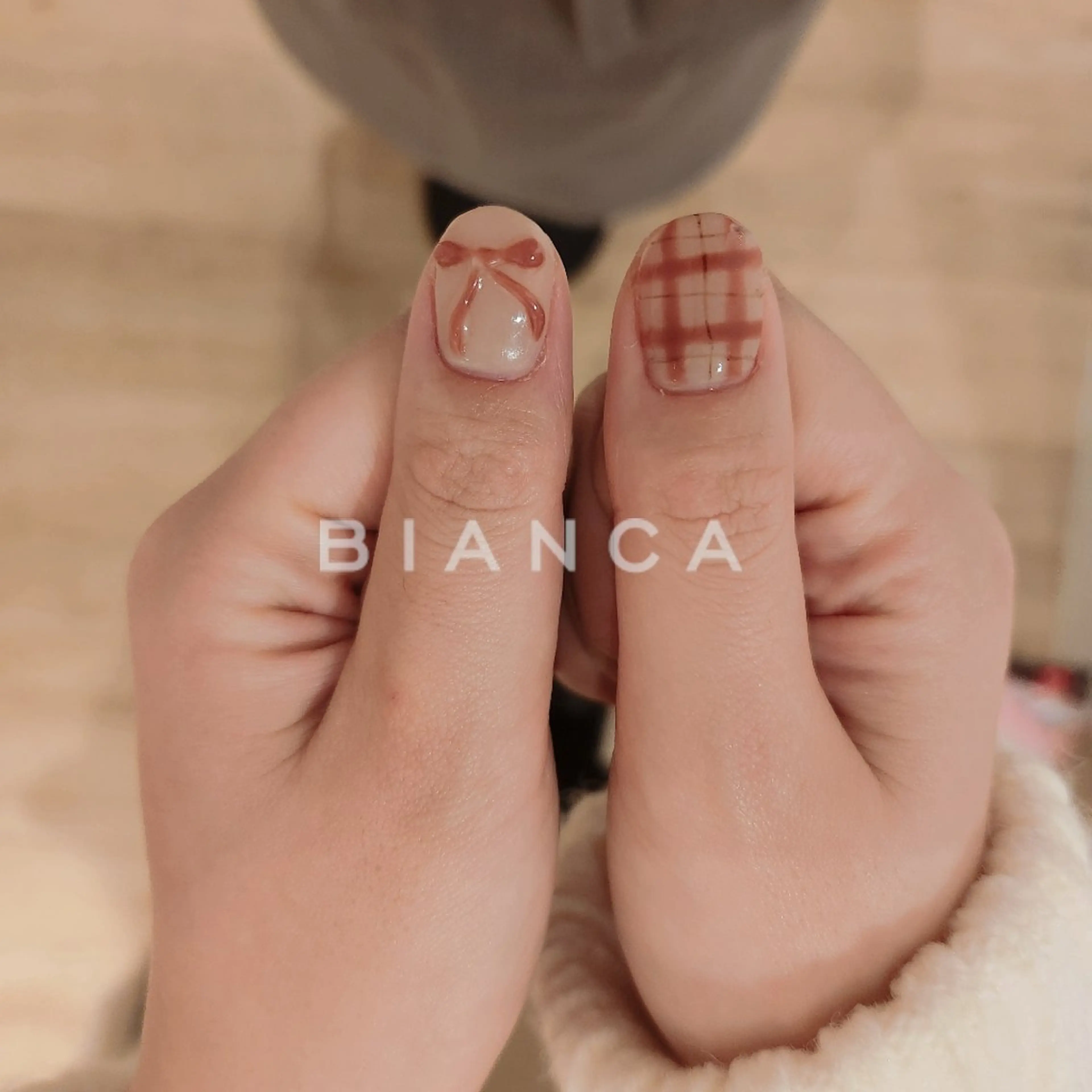 ネイル アートネイル 赤色 リボン 冬ネイル クリスマス ハンドネイル Bianca名駅店 あゆのネイルデザイン