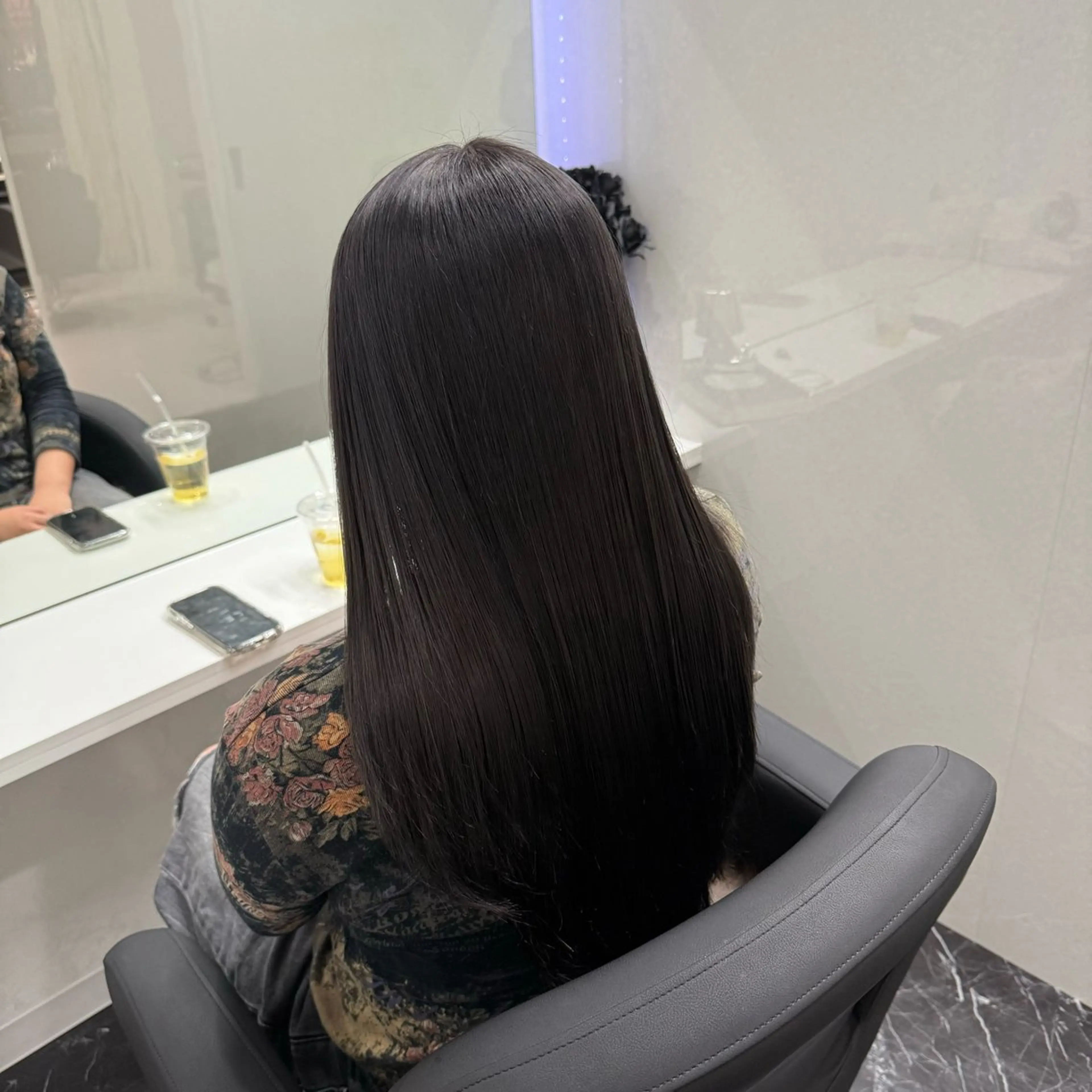 ロング カラー ブリーチ ブルーカラー ブルーラベンダー ディープパープル デザインカラー ケアブリーチ/ 髪質改善/上質艶髪のヘアスタイル