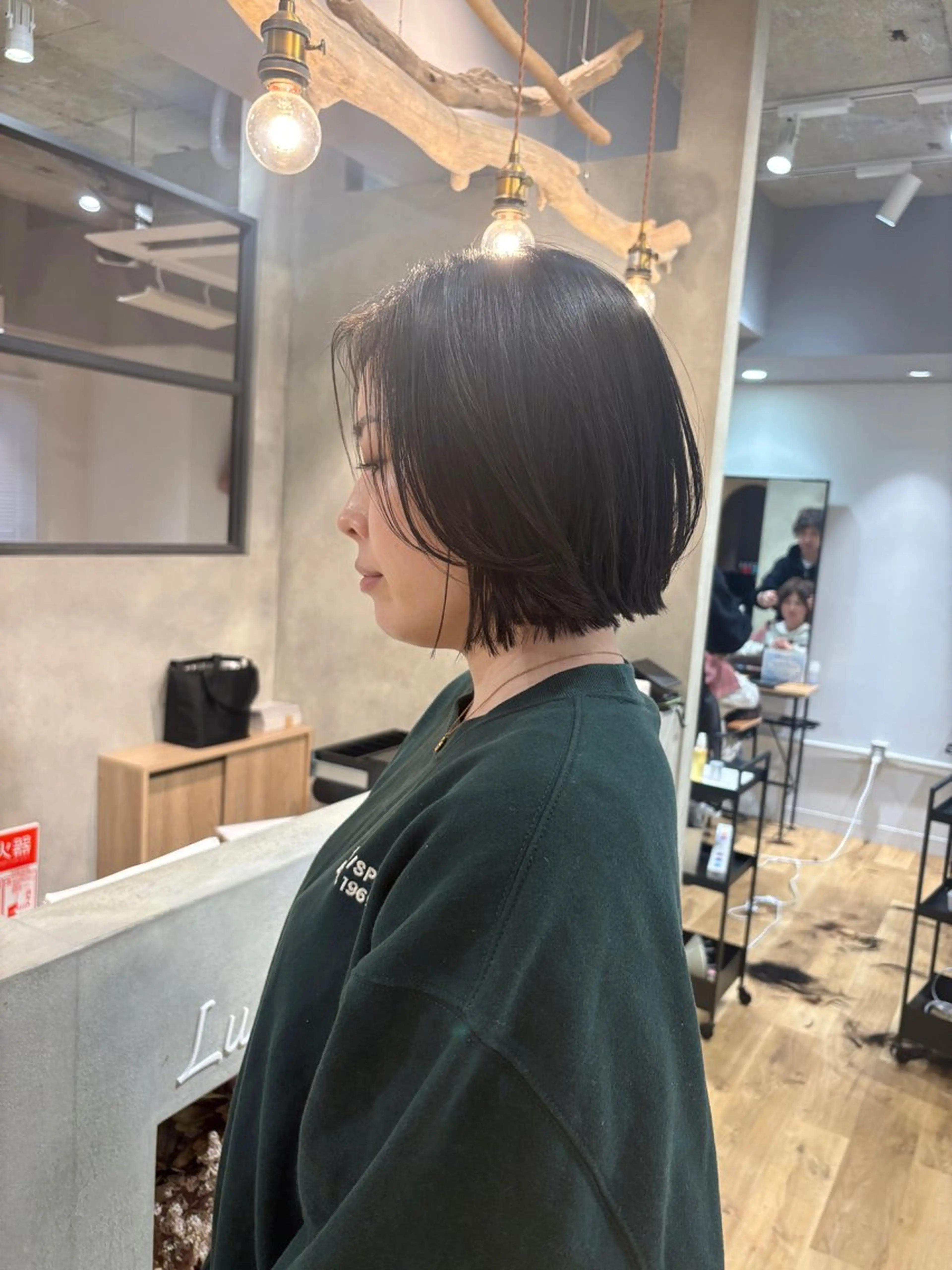 ショート ボブ レイヤーカット カット まつい みるのヘアスタイル