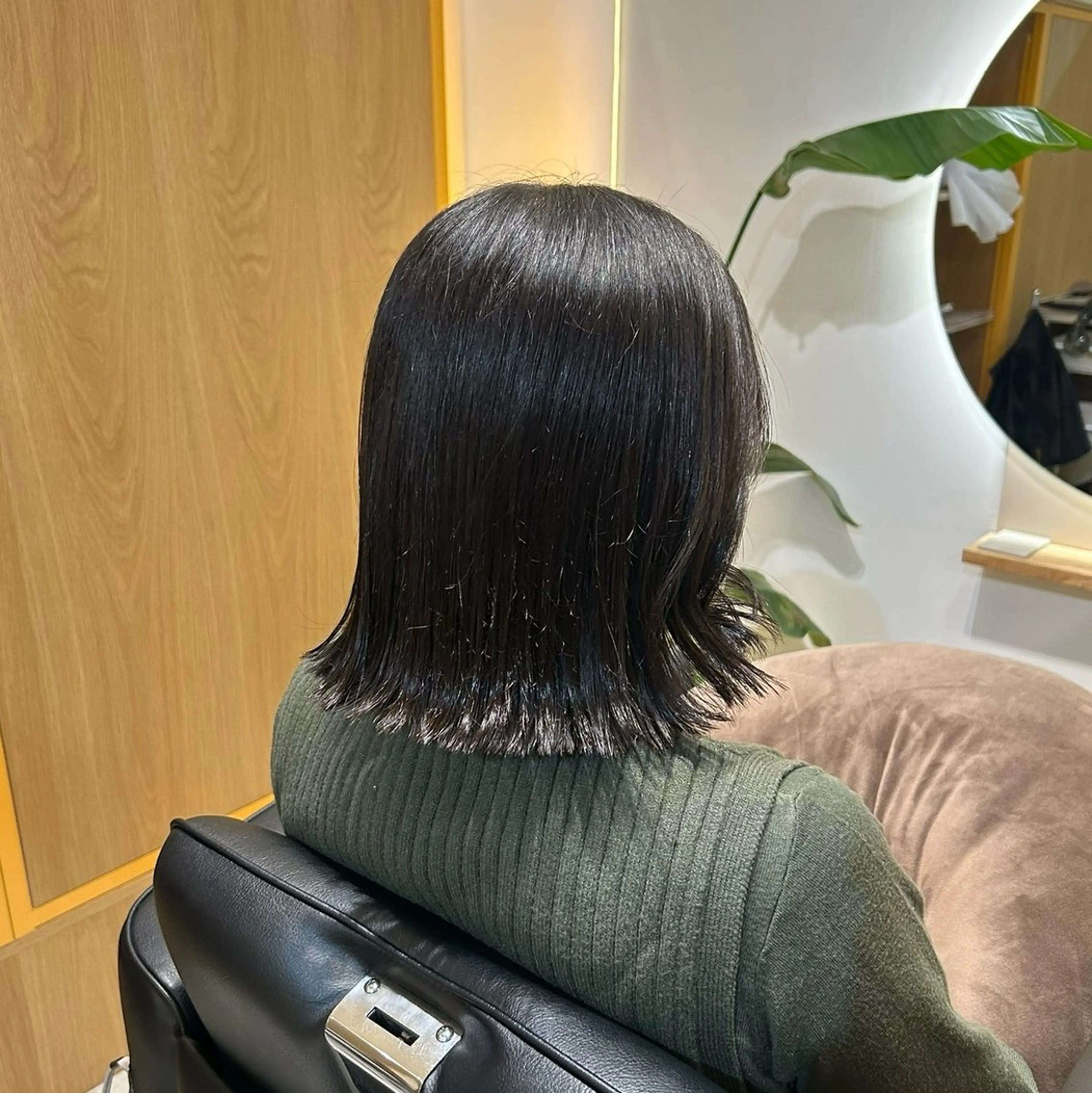 ショート Ayaka🖤 ブリーチなしカラーのヘアスタイル