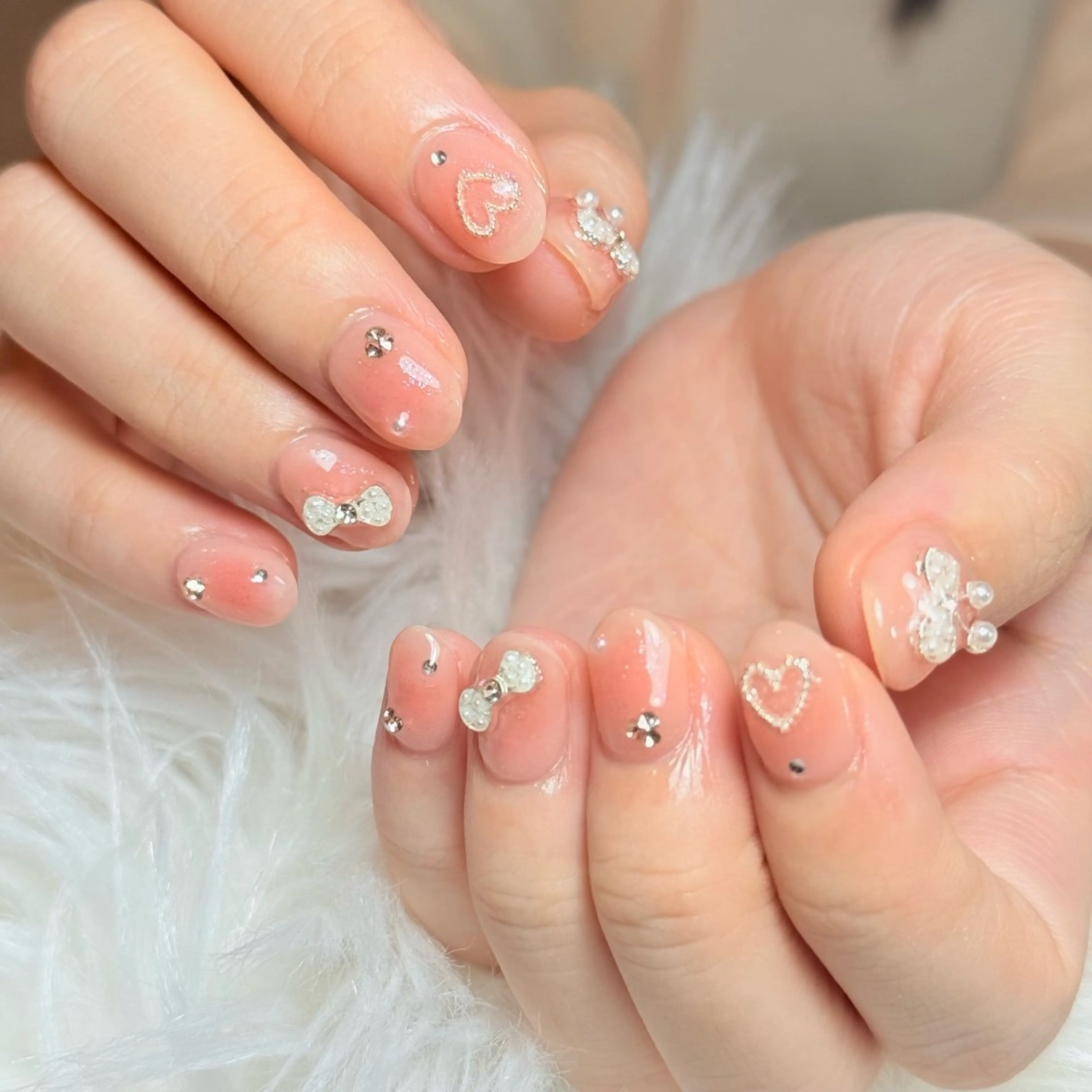 ネイル チークネイル フレンチネイル グラデーション キラキラネイル 韓国ネイル ハンドネイル Risa_ Nailのネイルデザイン