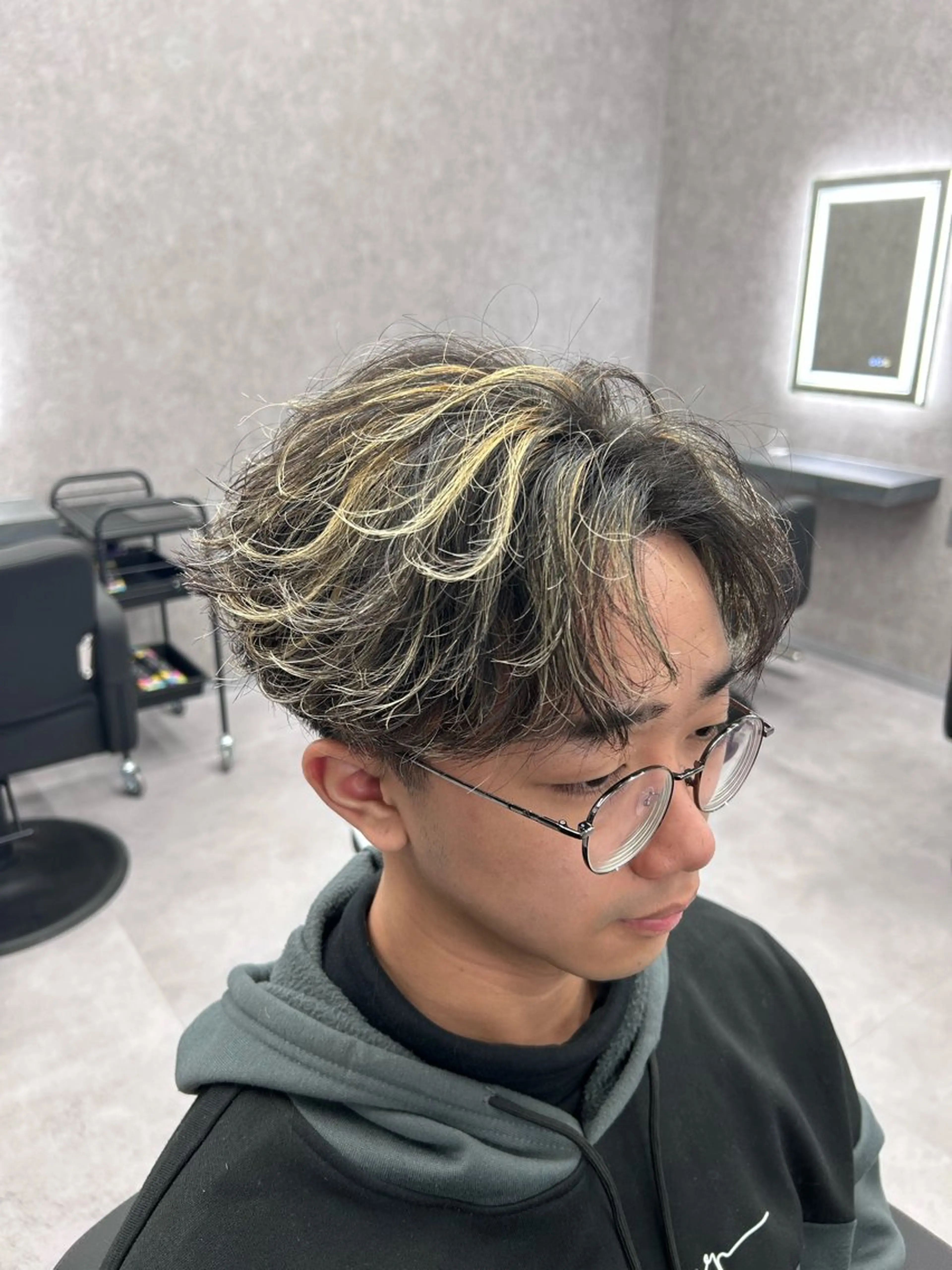 ショート カラー パーマ メンズ フェザーパーマ メンズパーマ カット メンズ特化 👑YUTAのヘアスタイル