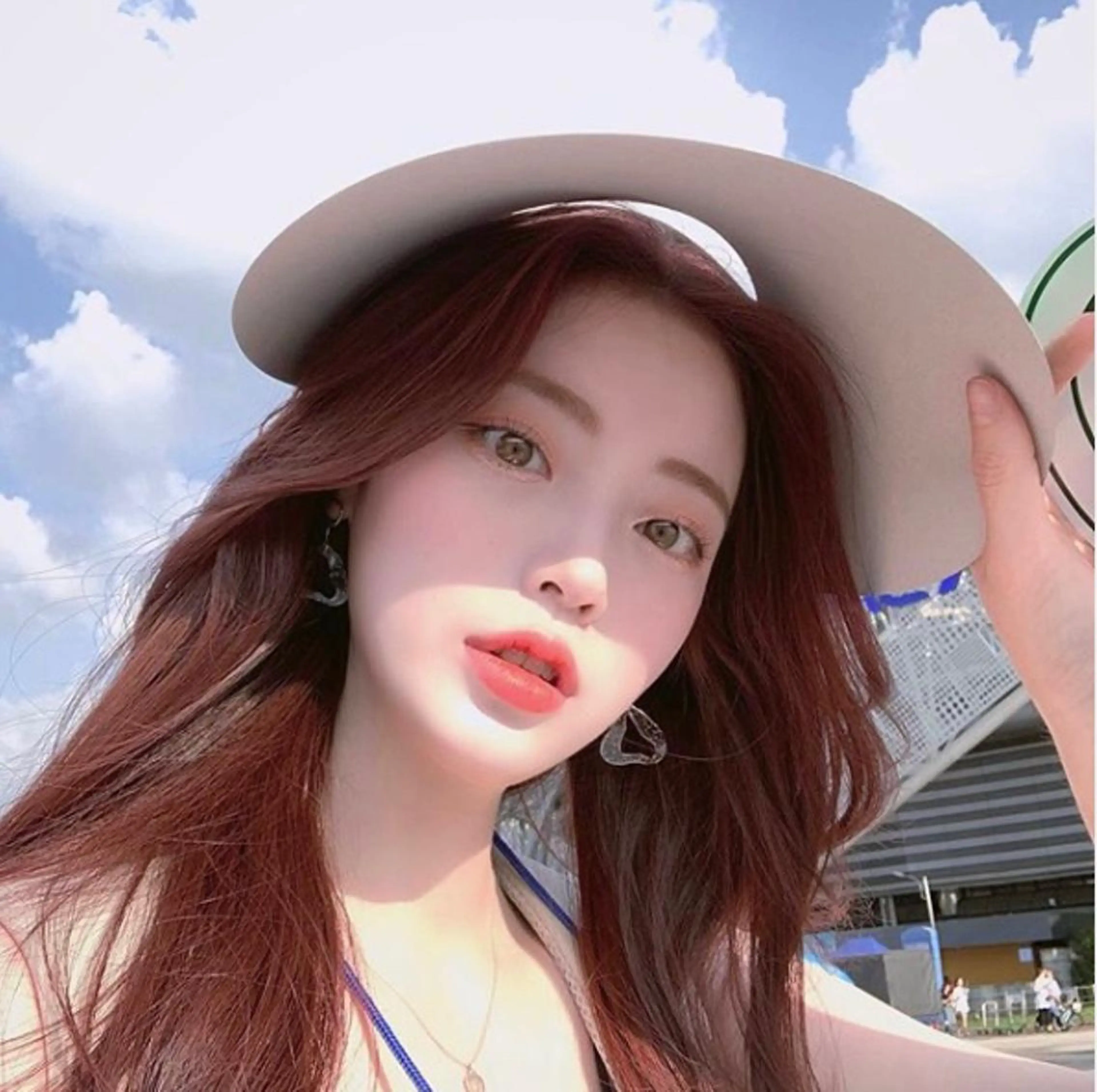 セミロング カラー 柔らかbeige モトキのヘアスタイル