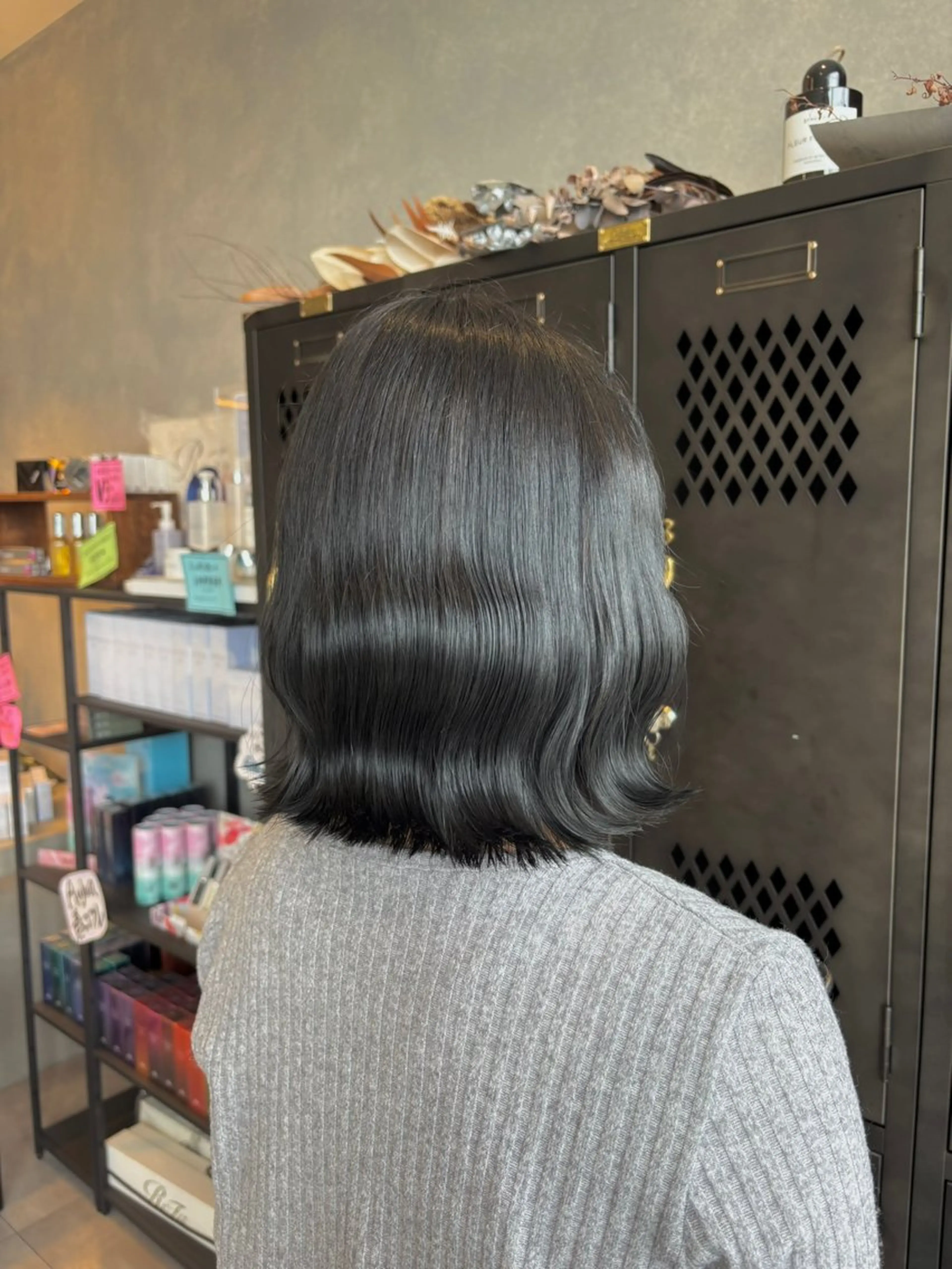 ミディアム カラー 黒髪 ブルーカラー ブルーブラック ヘアカラー 豊橋ブリーチ/似合わ せカット/SHIHOのヘアスタイル