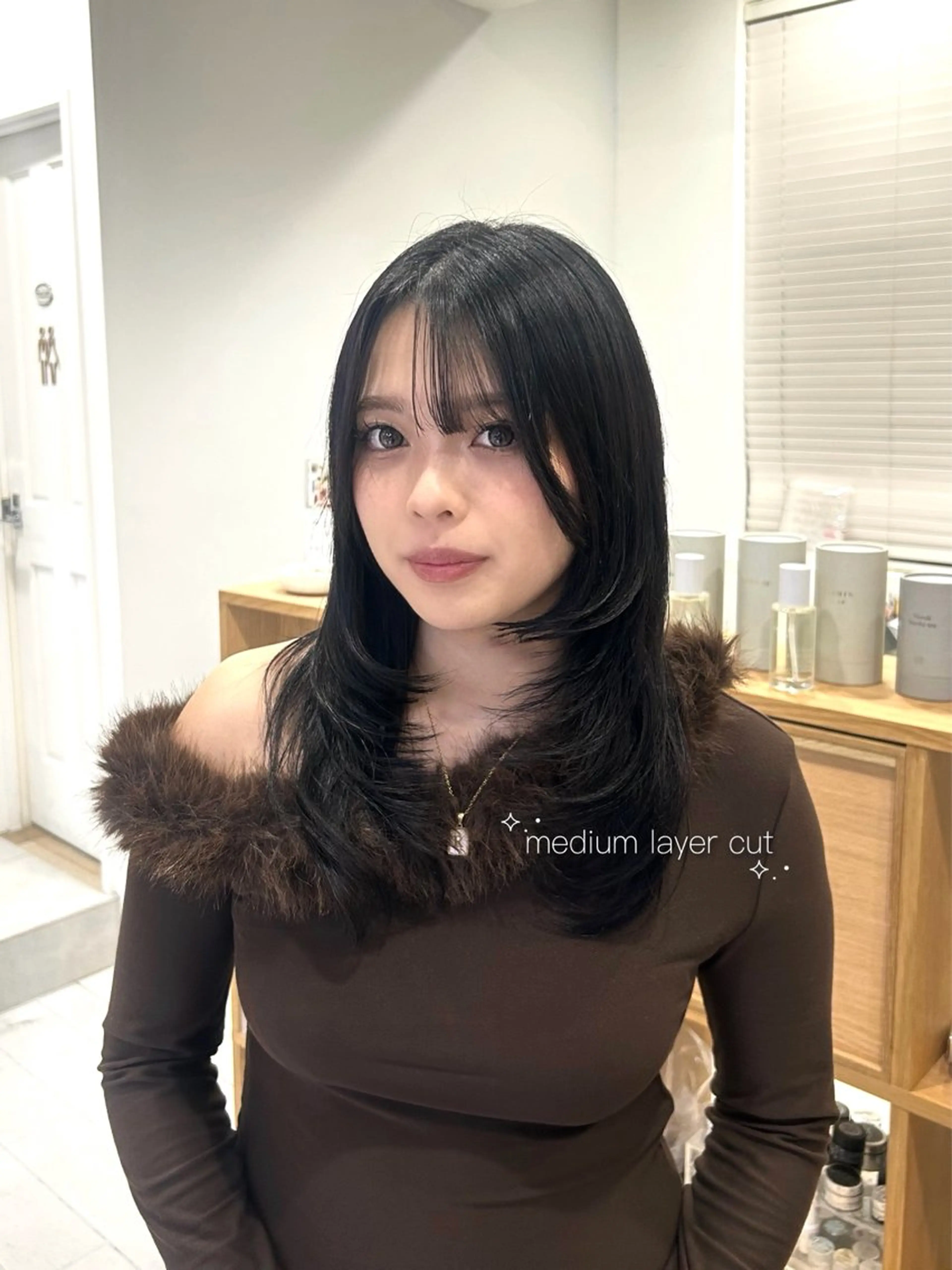 ミディアム カット ヘアカラー トリートメント 韓国ヘア ‎⟡.·KANA🐥のヘアスタイル