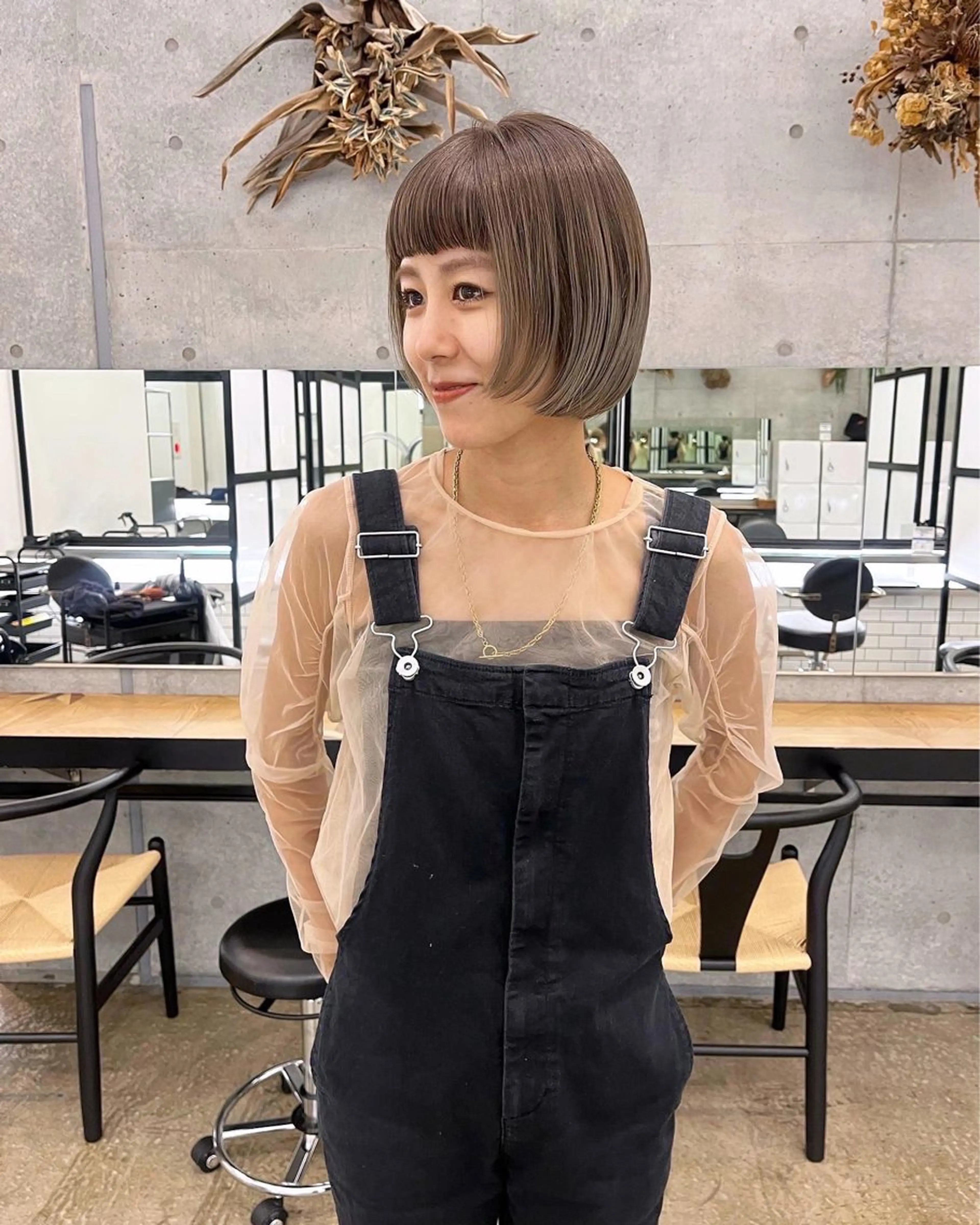 ショート カラー ベージュカラー オリーブベージュ 暖色カラー/ピンク カラー/HARUKAのヘアスタイル