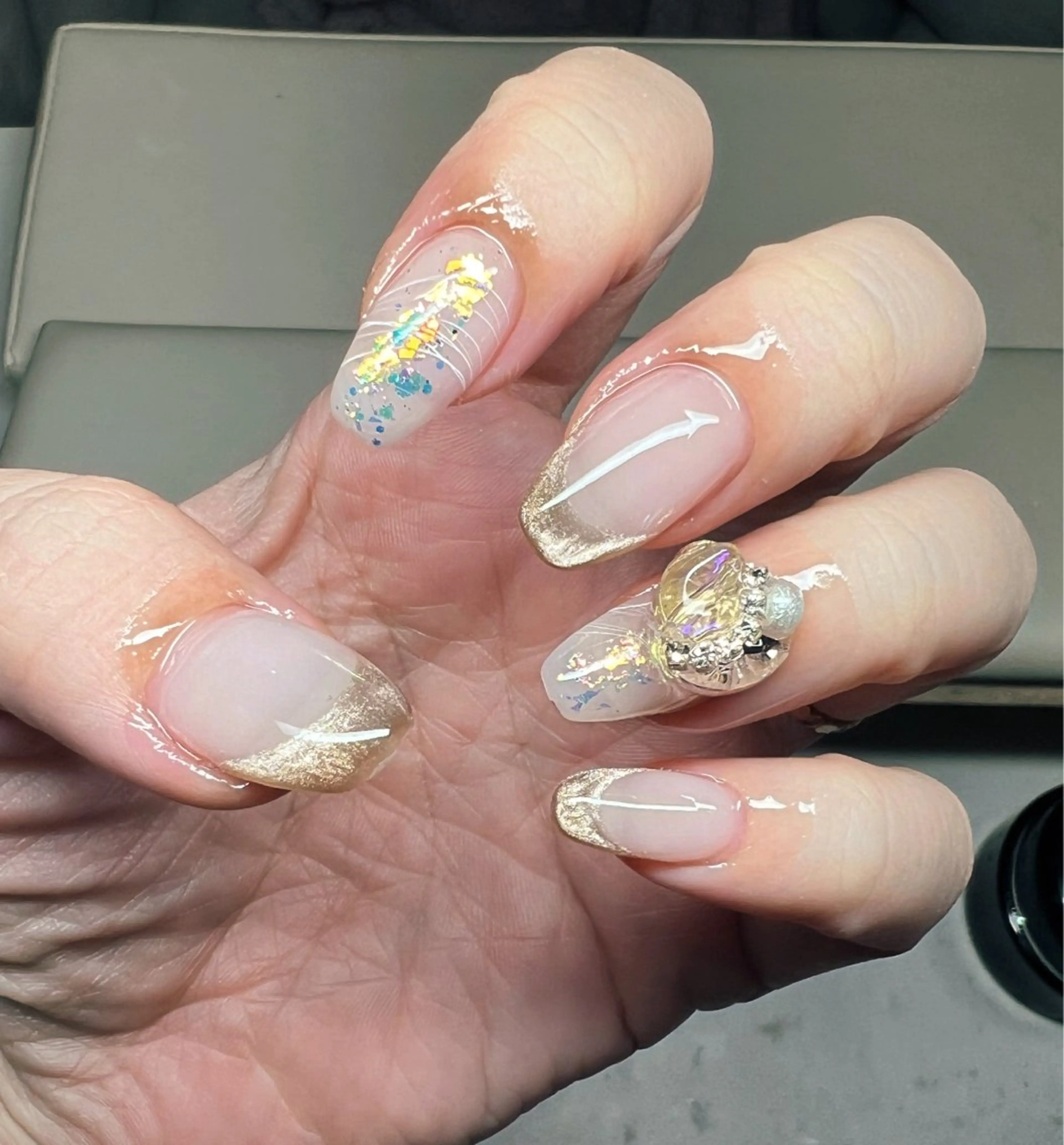 ネイル ハンドネイル AngelChris ビューティーサロンのネイルデザイン