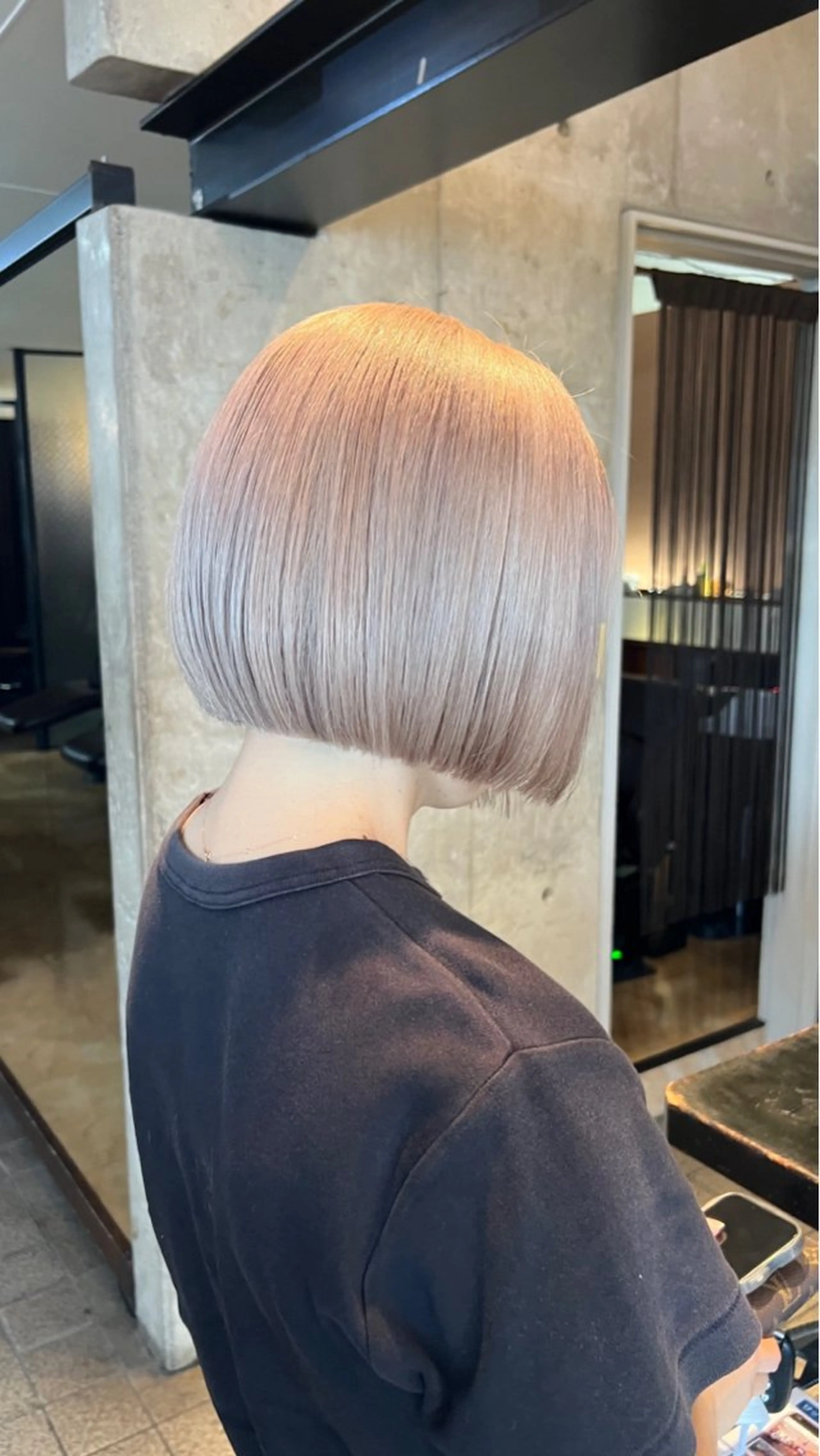 ショート カラー ブリーチ トリートメント カット 只野 真衣のヘアスタイル