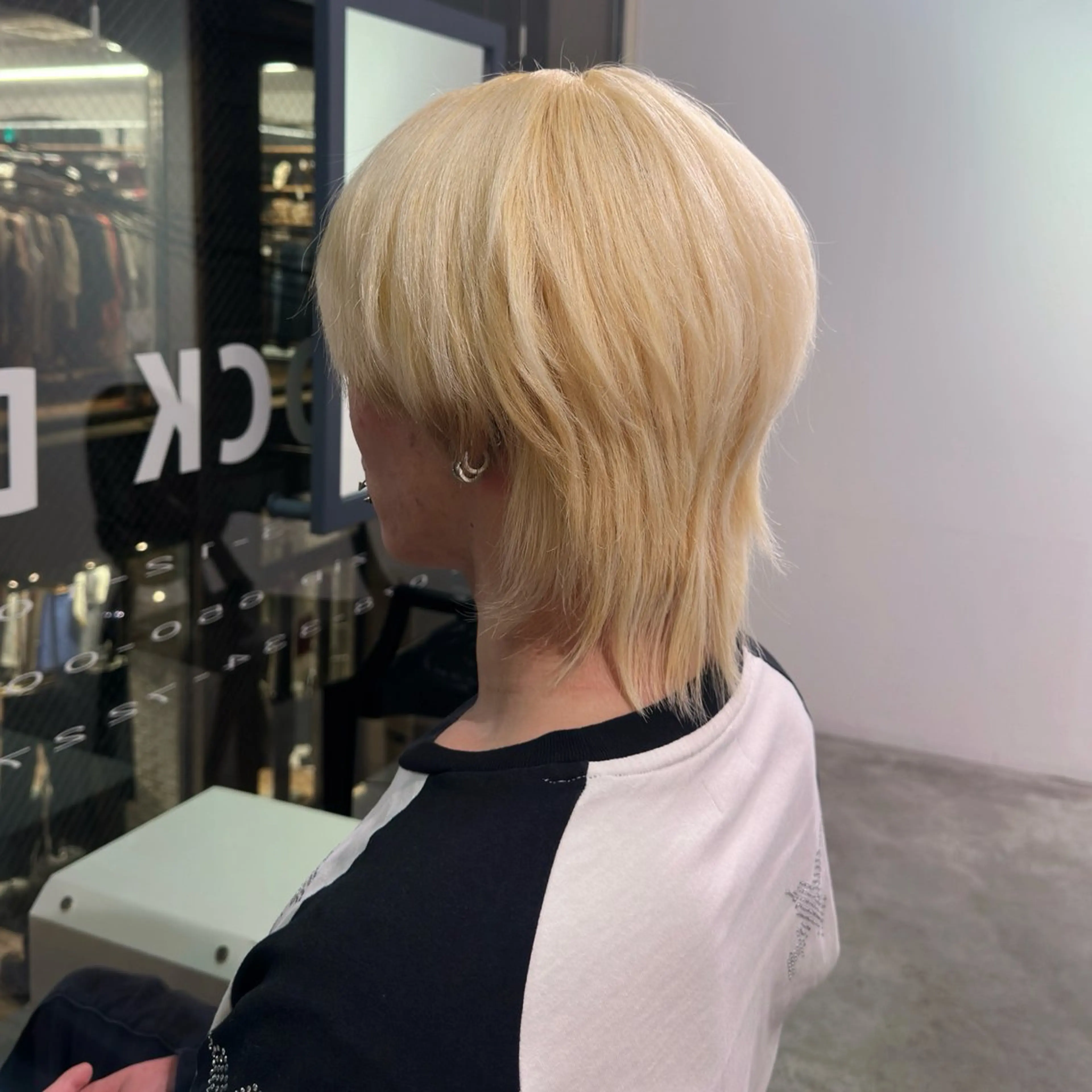 ショート カラー メンズ メンズブリーチ メンズ韓国風 韓国マッシュ マッシュ ブリーチ デザインカラー/中性 ウルフ/mitsuのヘアスタイル