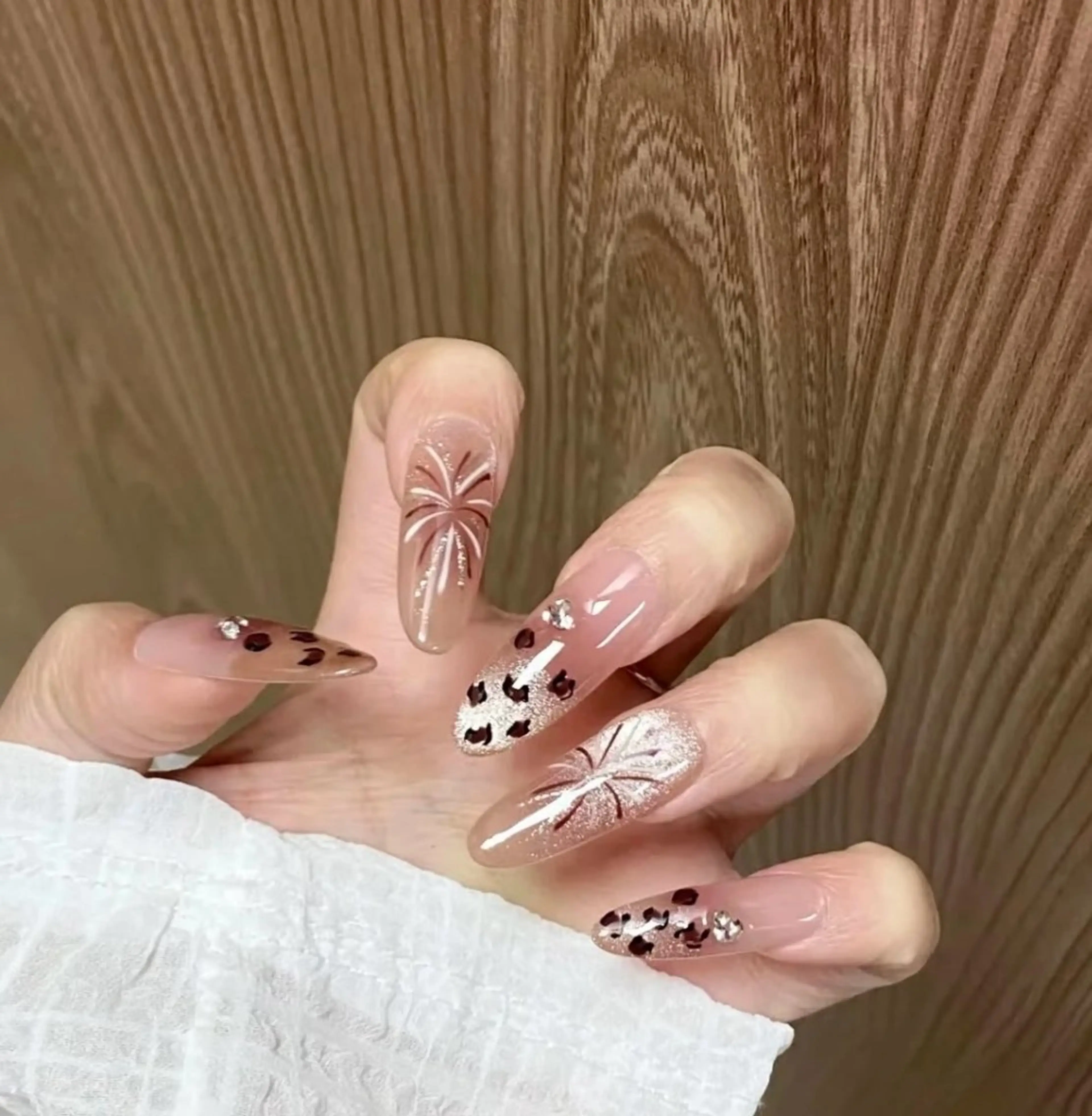 ネイル ハンドネイル ハンドケア queen nailのネイルデザイン