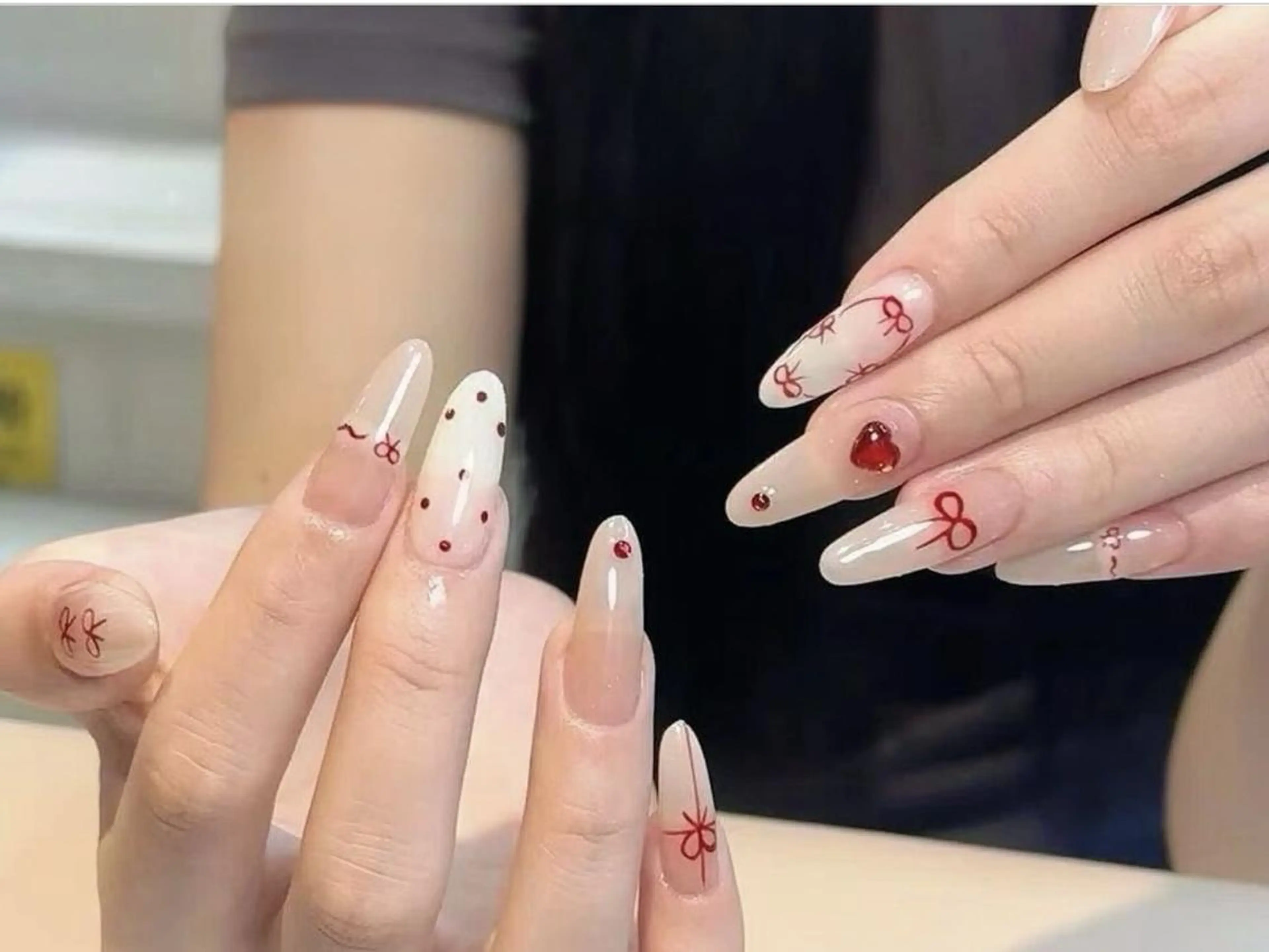 ネイル アートネイル フレンチネイル ガーリー ハート 赤色 ハンドネイル ハンドケア Feliz nailのネイルデザイン