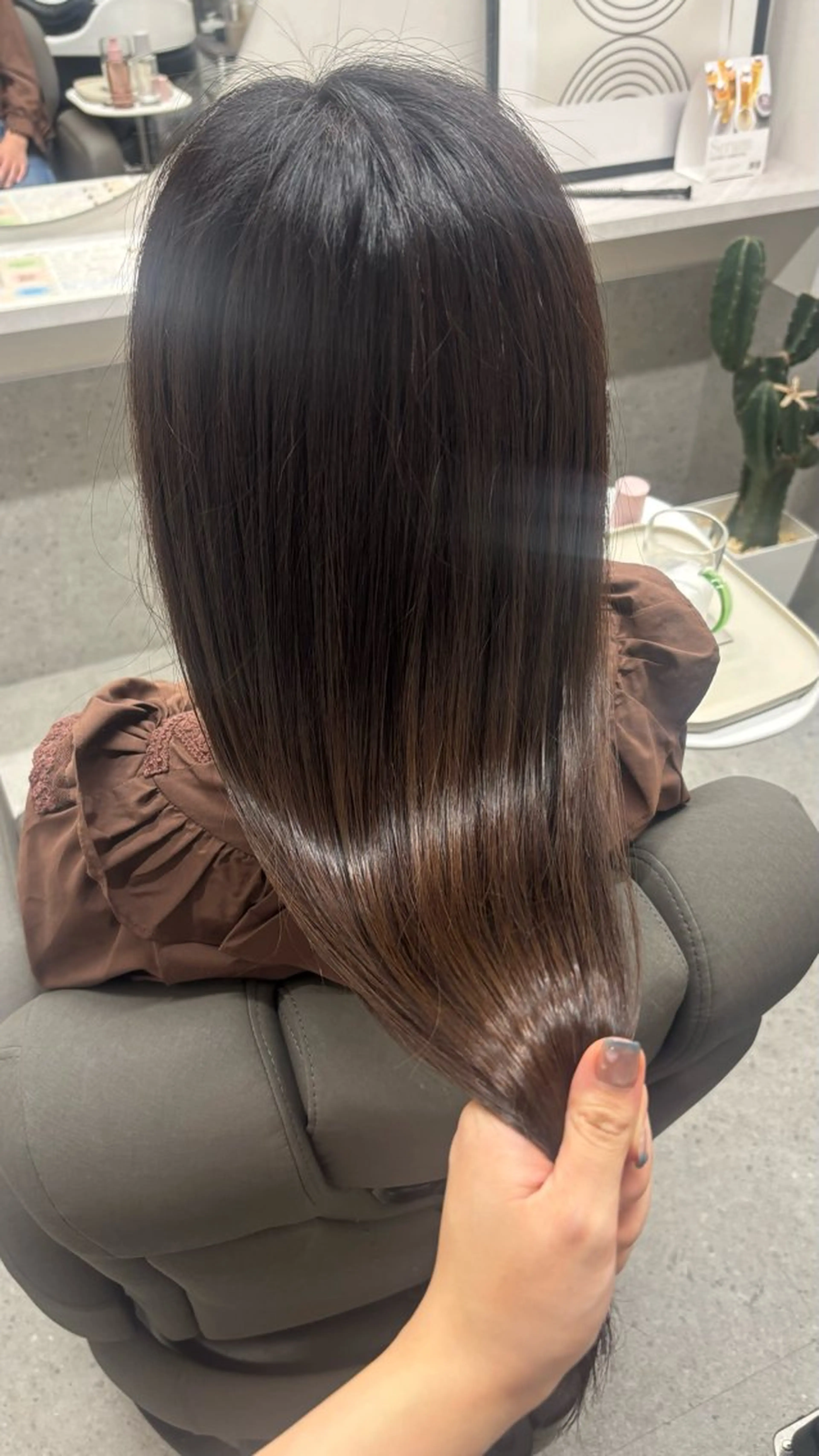 ロング makoto⌇レイヤ ー⌇艶カラー🍒‎のヘアスタイル