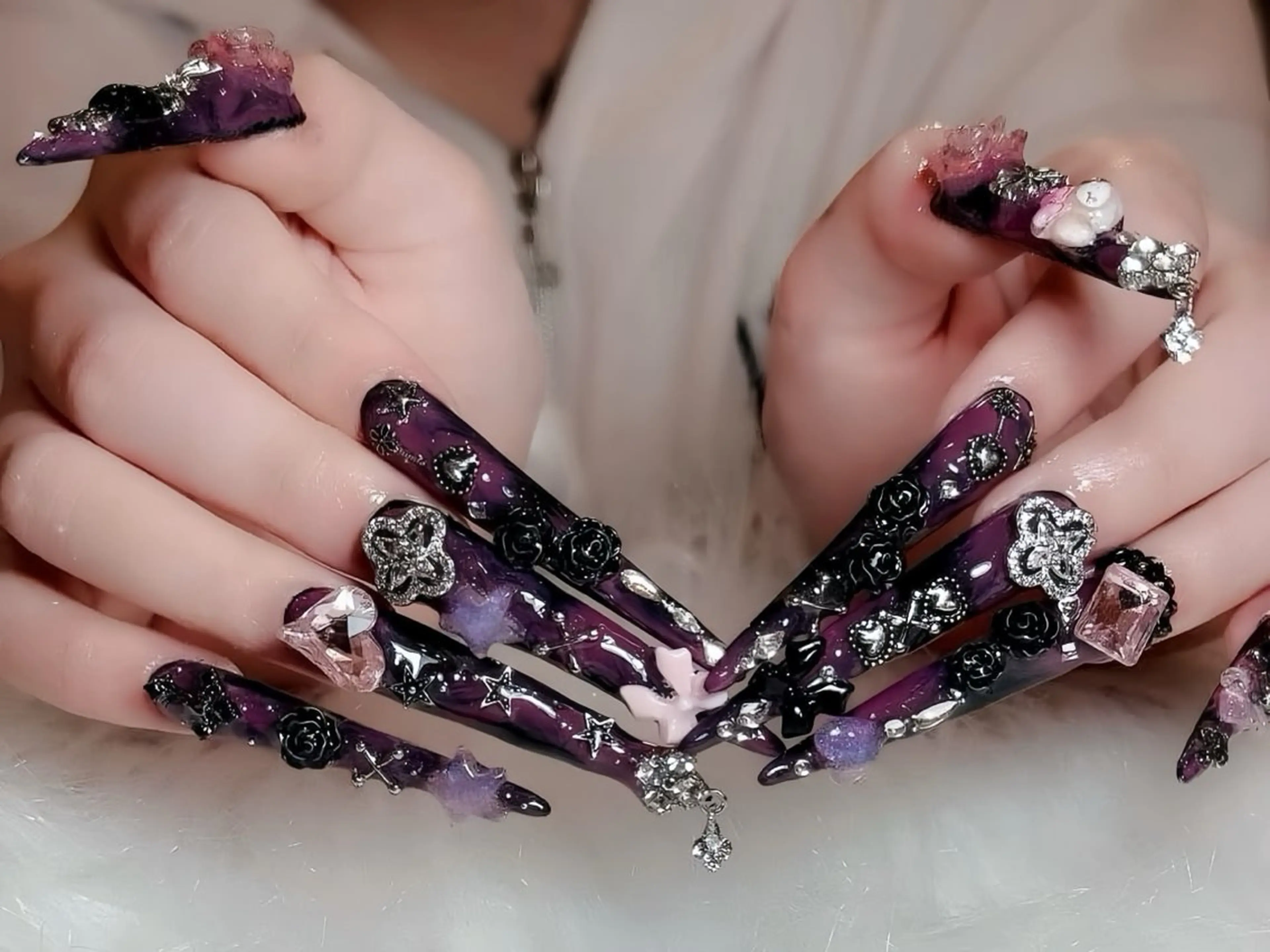 ネイル アートネイル チークネイル ジェルネイル ロングネイル マグネットネイル ハンドネイル Rin Nail 新大久保店のネイルデザイン