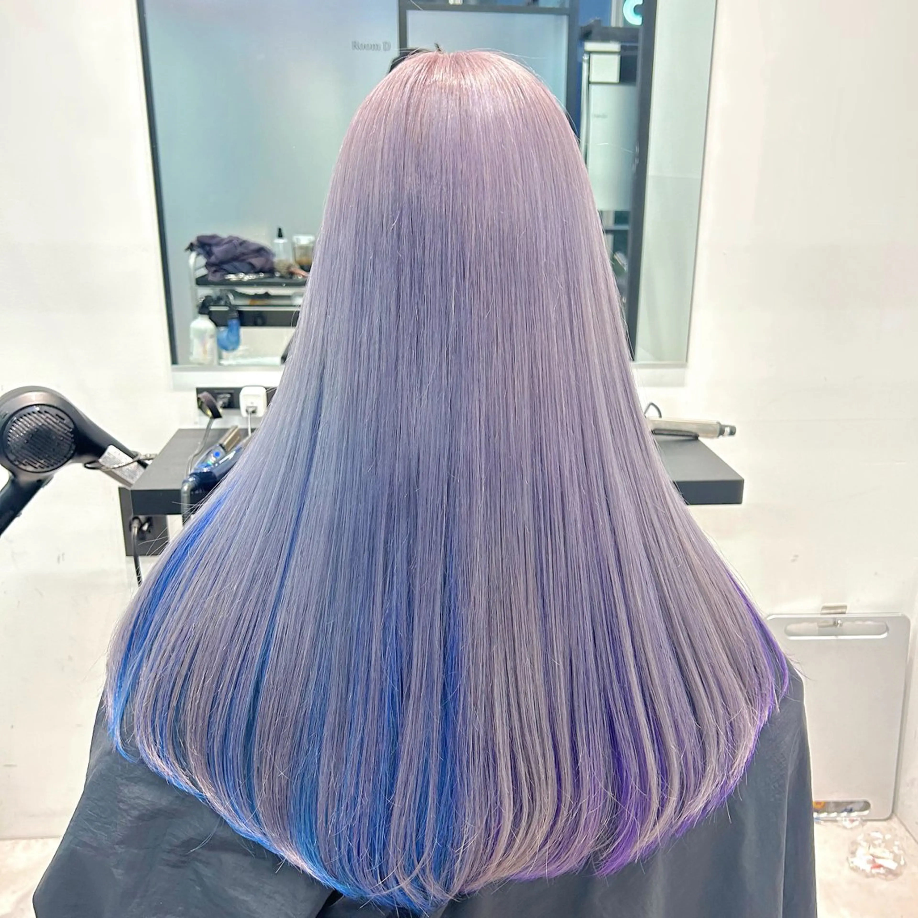 ロング カラー インナーカラー シルバー ホワイトシルバー カット ヘアカラー トリートメント ブリーチ&エクステ 🥀ケアカラー特化のヘアスタイル