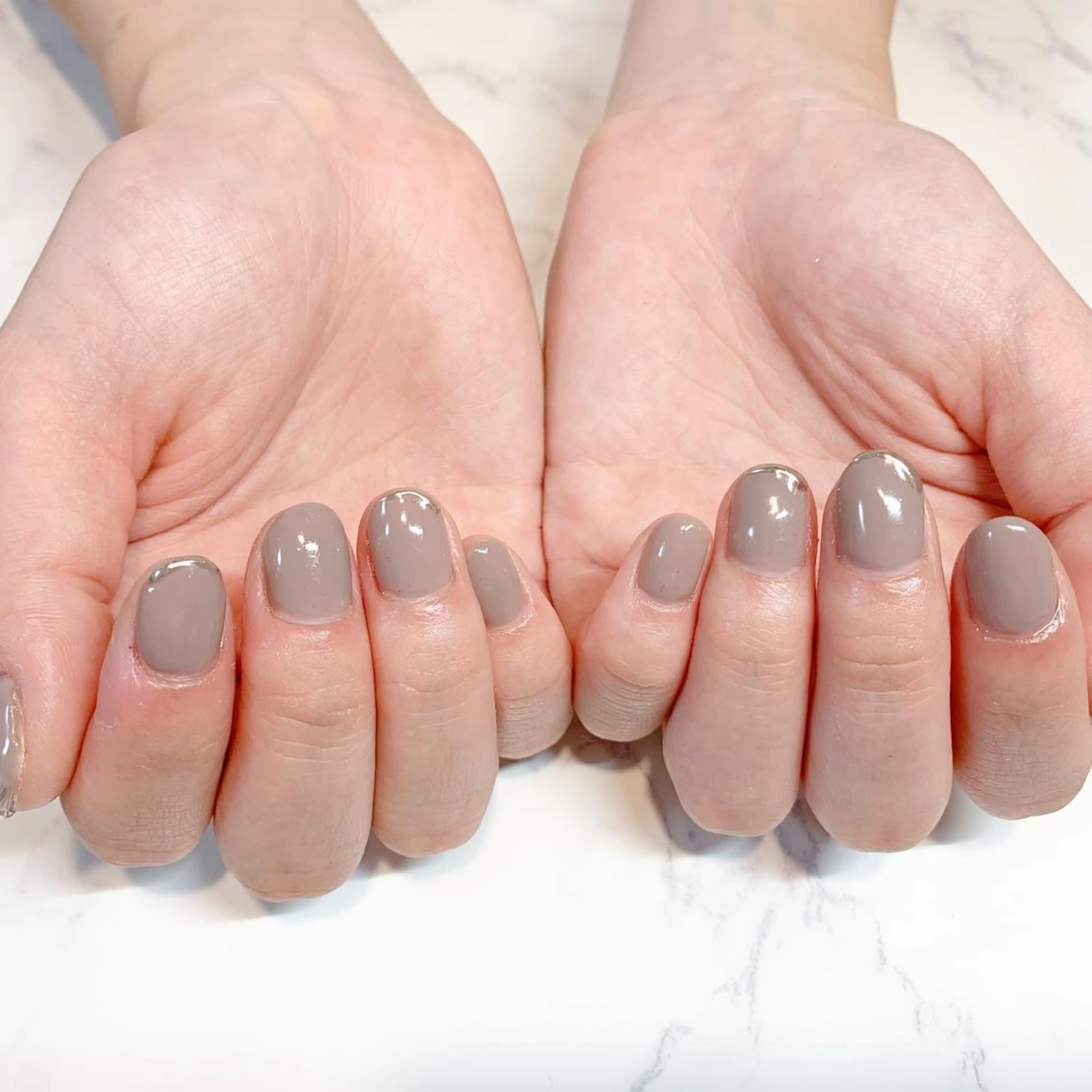 ネイル オフィスネイル シルバー nailist_ momijiのネイルデザイン