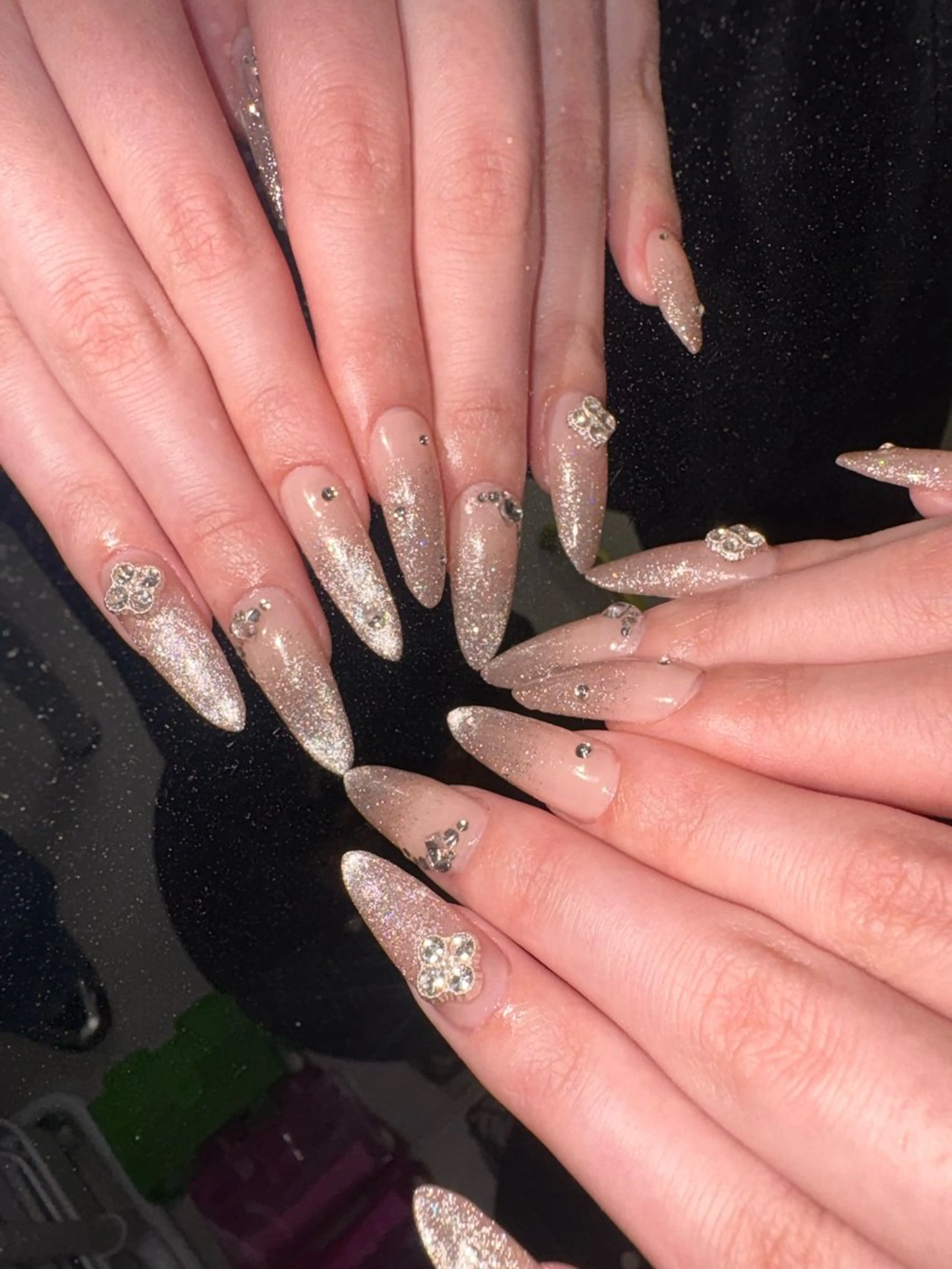 ネイル グラデーション キラキラネイル ラメ(グリッター) マグネットネイル ハンドネイル 33nail✴️栄 スミレ❇️Gel-xのネイルデザイン