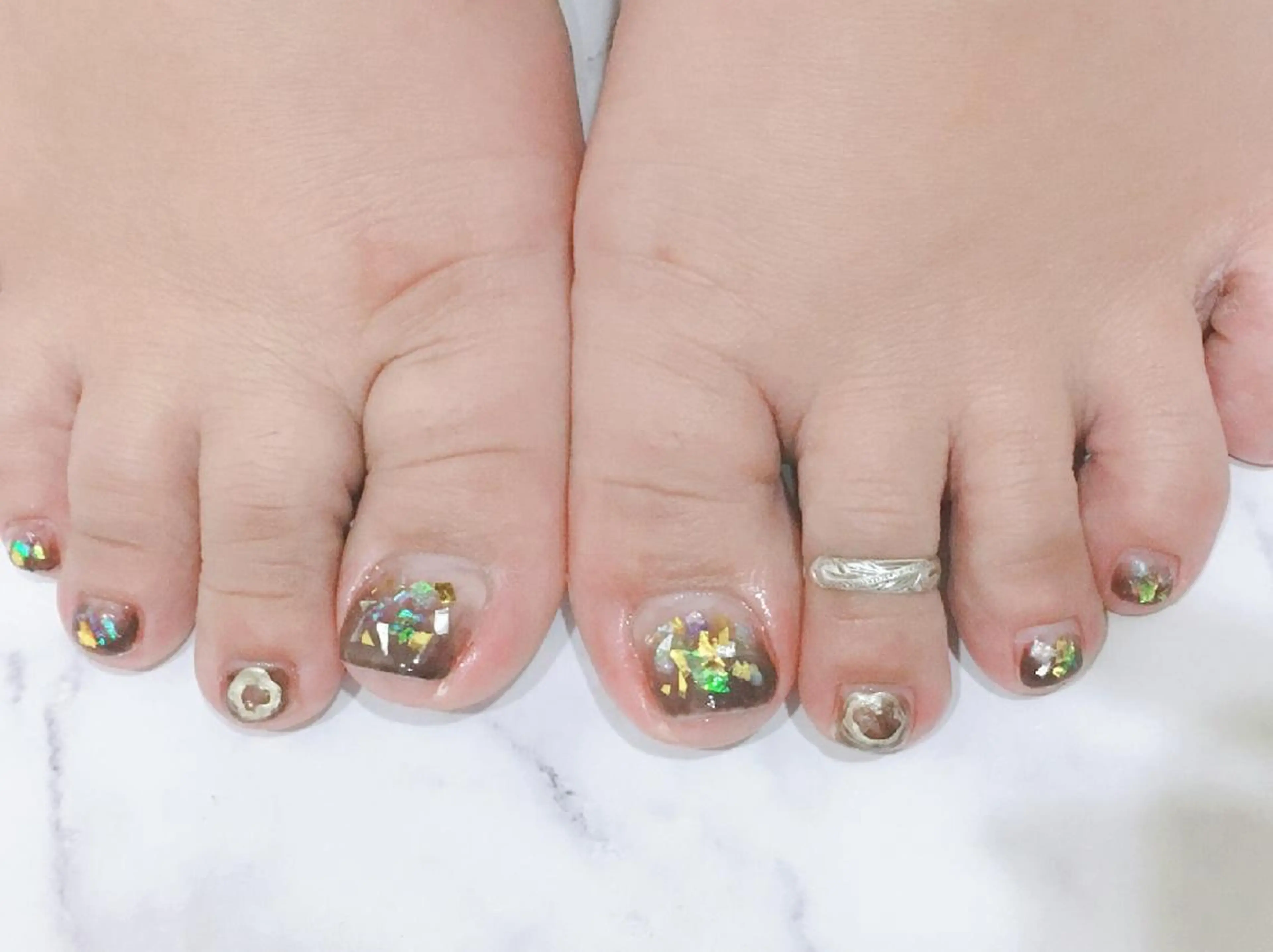 ネイル ブラウン 長さ出し フラワーネイル フットネイル ジェルネイル フットネイル HIRATA RIEのネイルデザイン