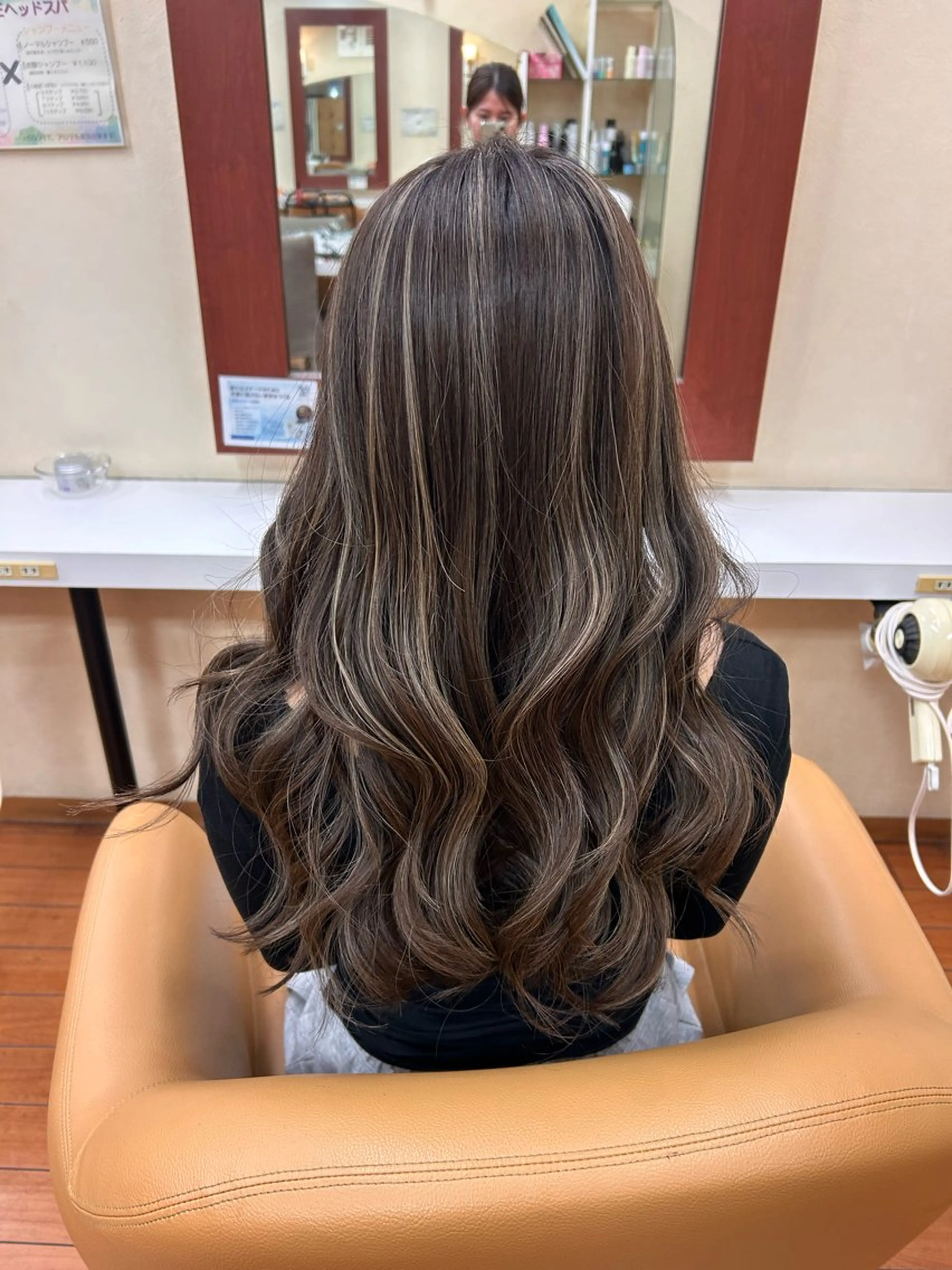 セミロング ハイライト ヘアカラー 濱川 良栄のヘアスタイル