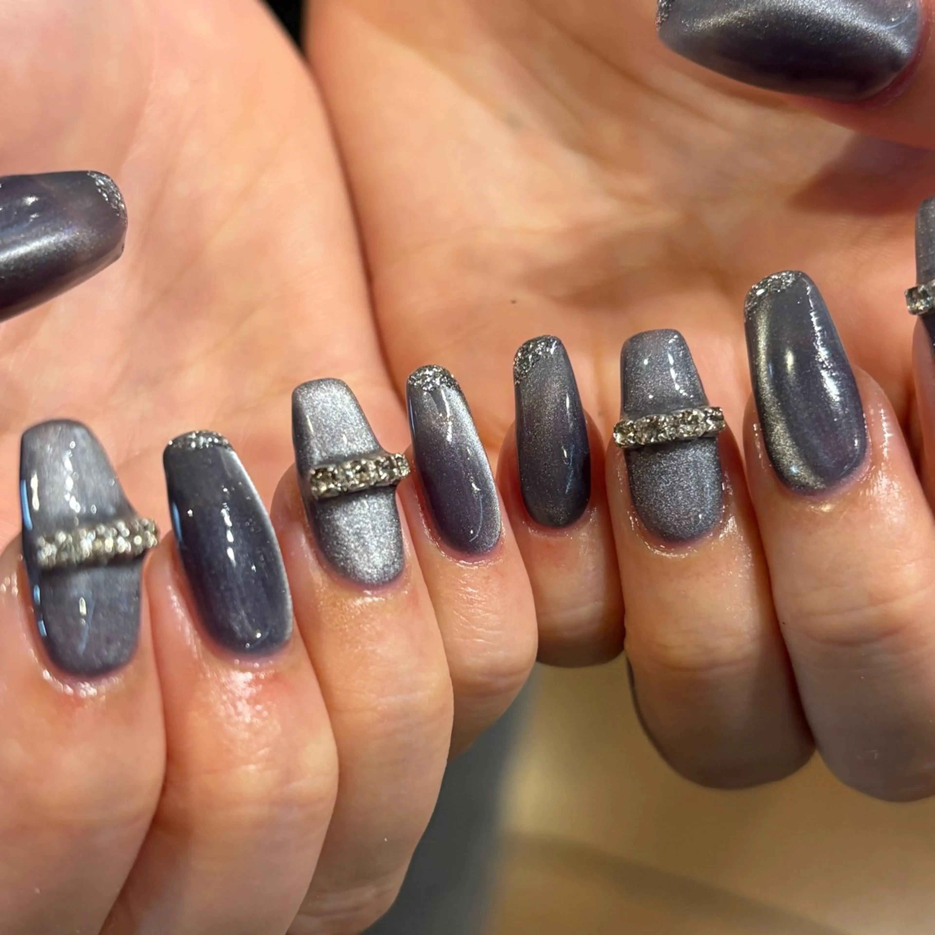 ネイル アートネイル ラメ(グリッター) マグネットネイル ハンドネイル Ayu 🪐NEWWORLDのネイルデザイン