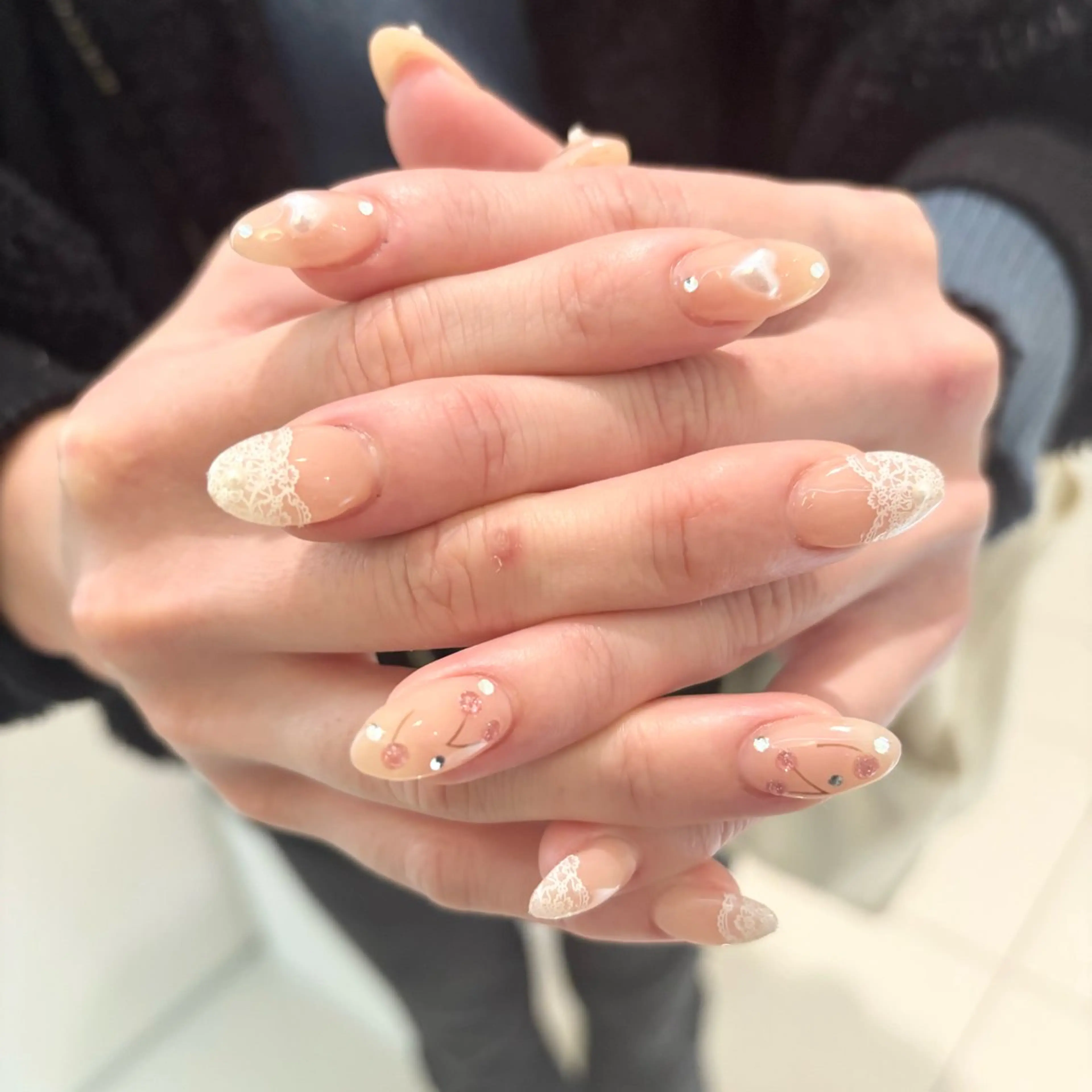 ネイル マツエク&まつげパーマMANA EYELASH STUDIO【バインドロック/パリジェンヌ】所属・MANA みみのネイルデザイン