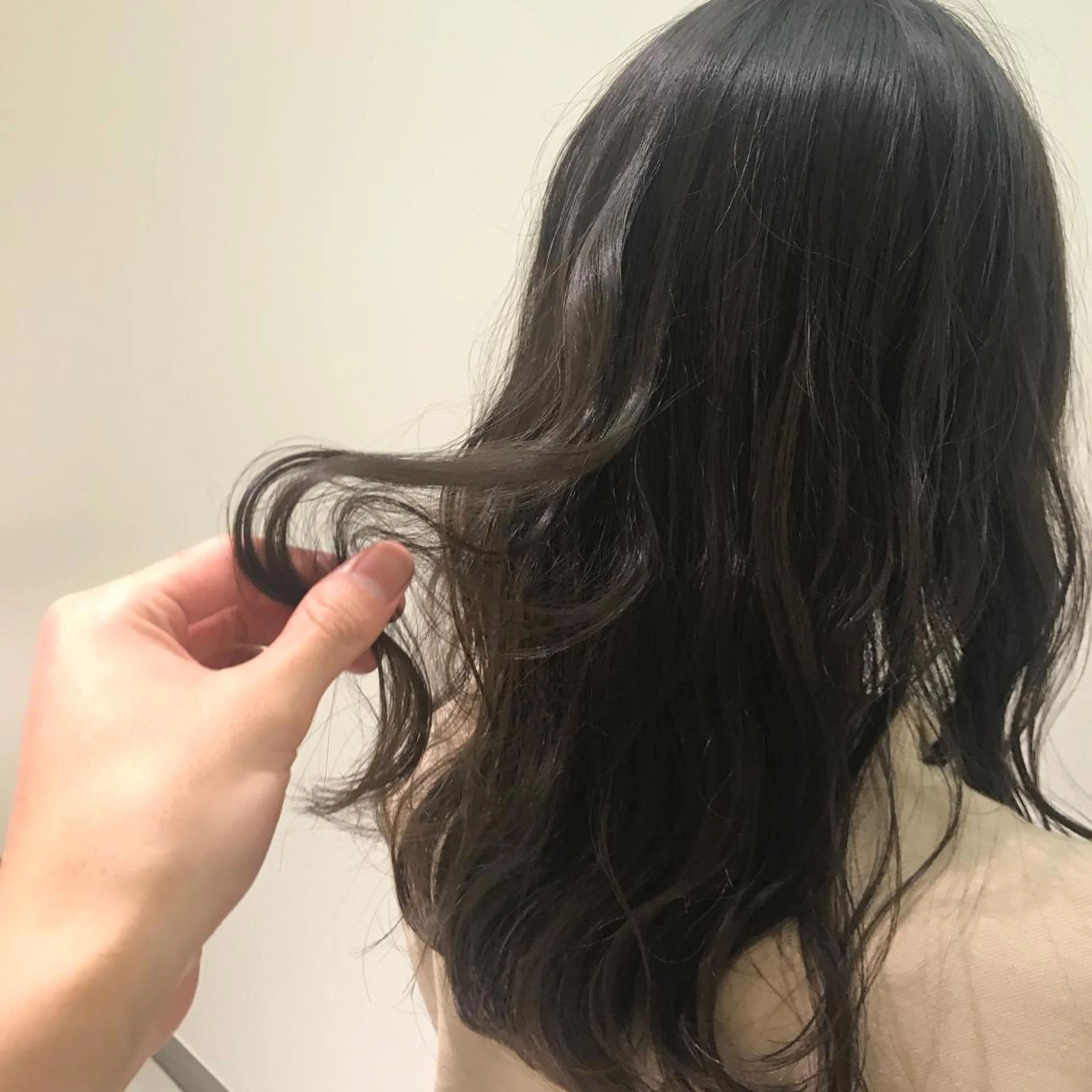 ロング カラー ブルーカラー ブルージュ 鳥越 一希のヘアスタイル