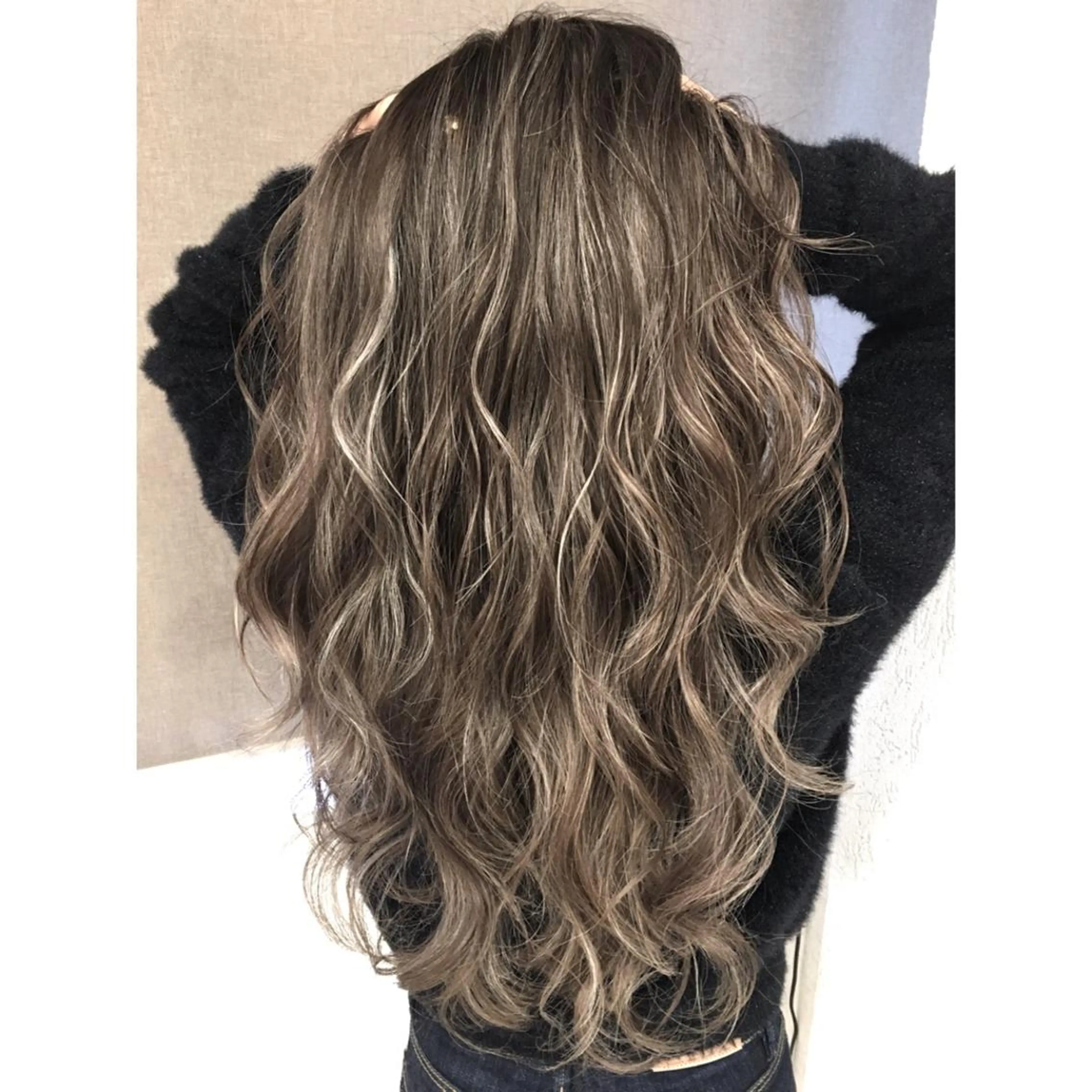 ロング カラー ベージュカラー ハイライトカラー 3Dハイライト ハイライト ヘアカラー トリートメント 井上 一平のヘアスタイル