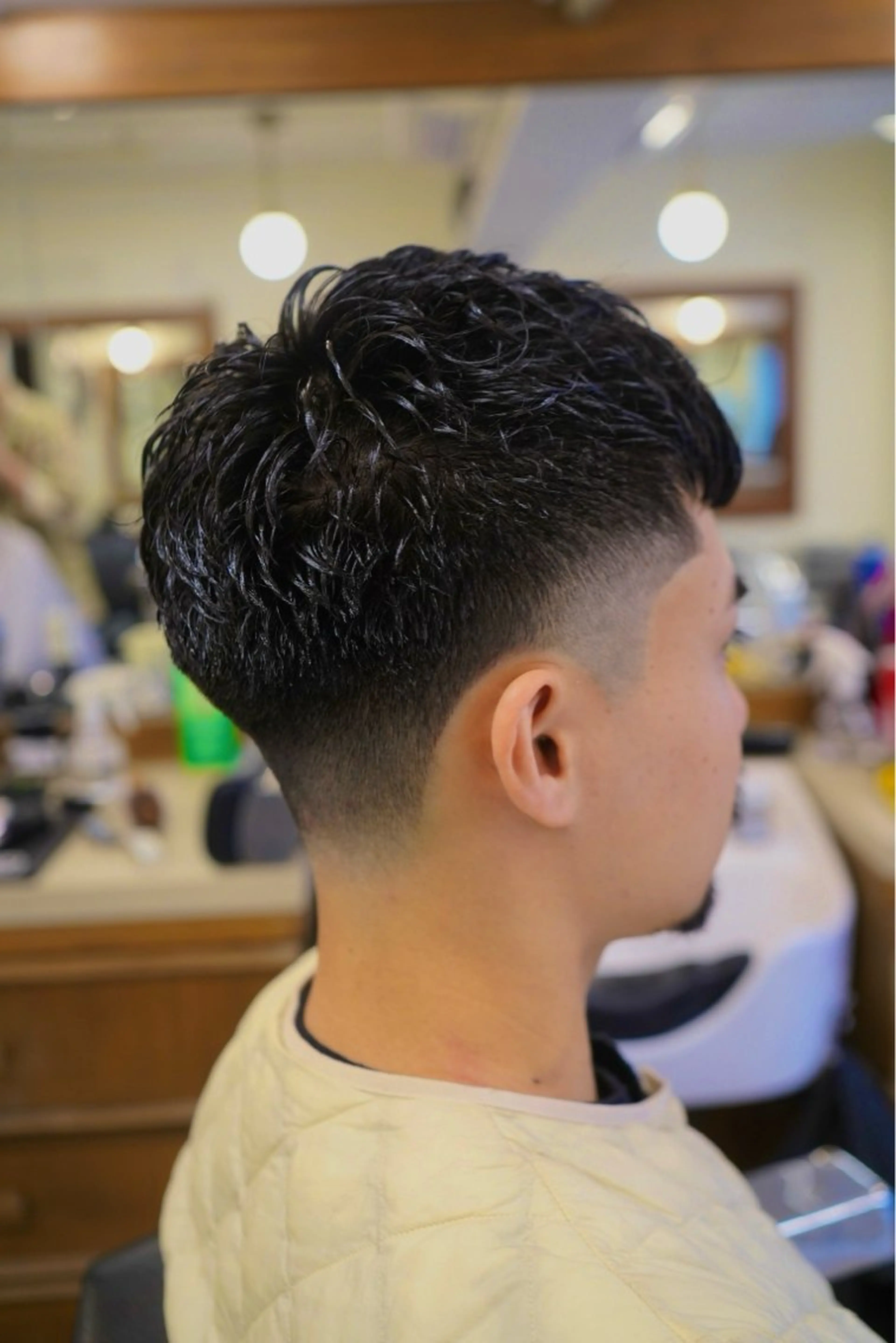 ショート パーマ メンズ フェードカット メンズパーマ 濡れパン 吉祥寺バーバー takumiのヘアスタイル