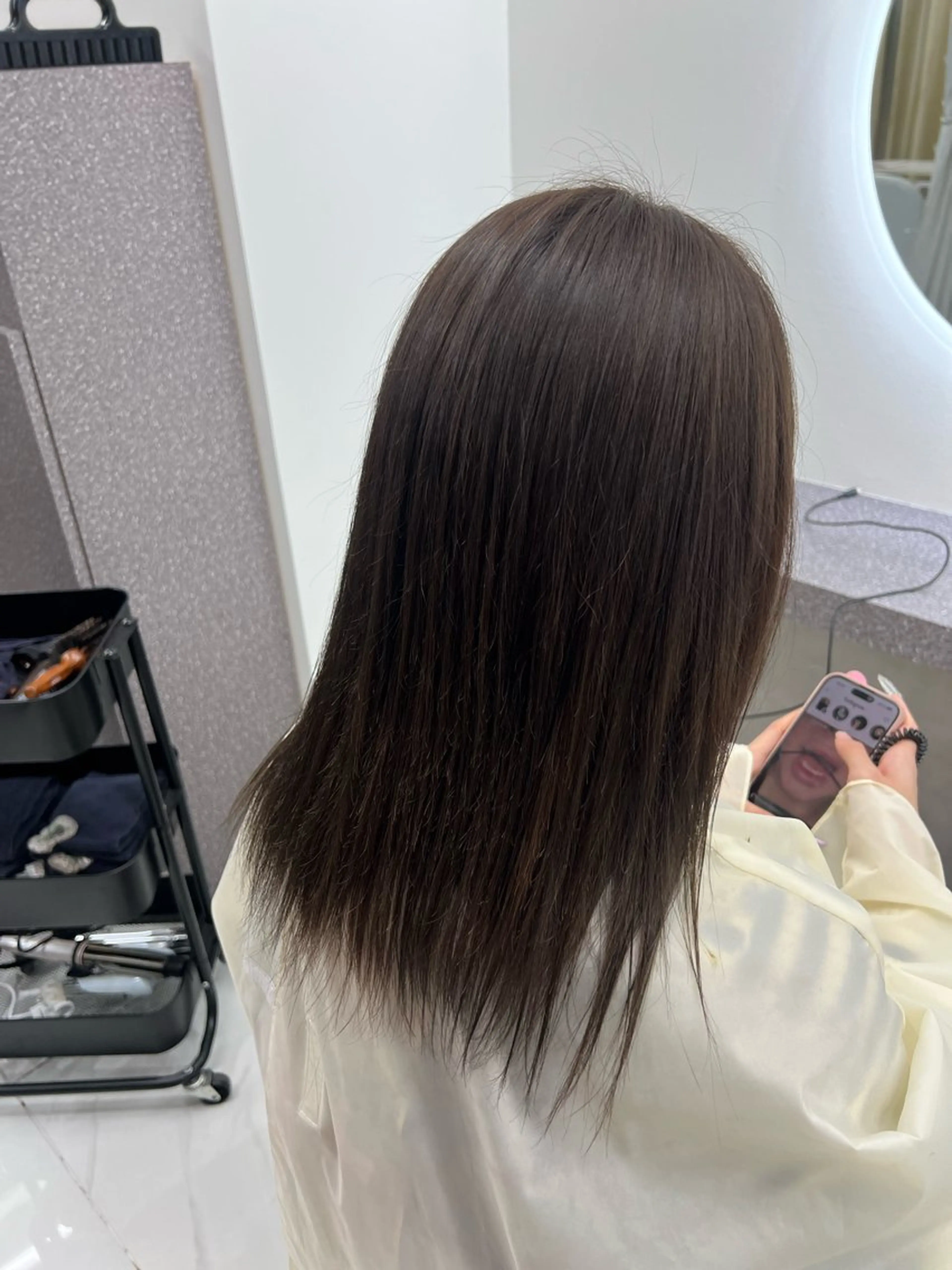 ミディアム カラー ブリーチ グレージュ インナーカラー 𝐘𝐮𝐢🎀🫧 大阪梅田束感まつ毛のマツエク・マツパデザイン