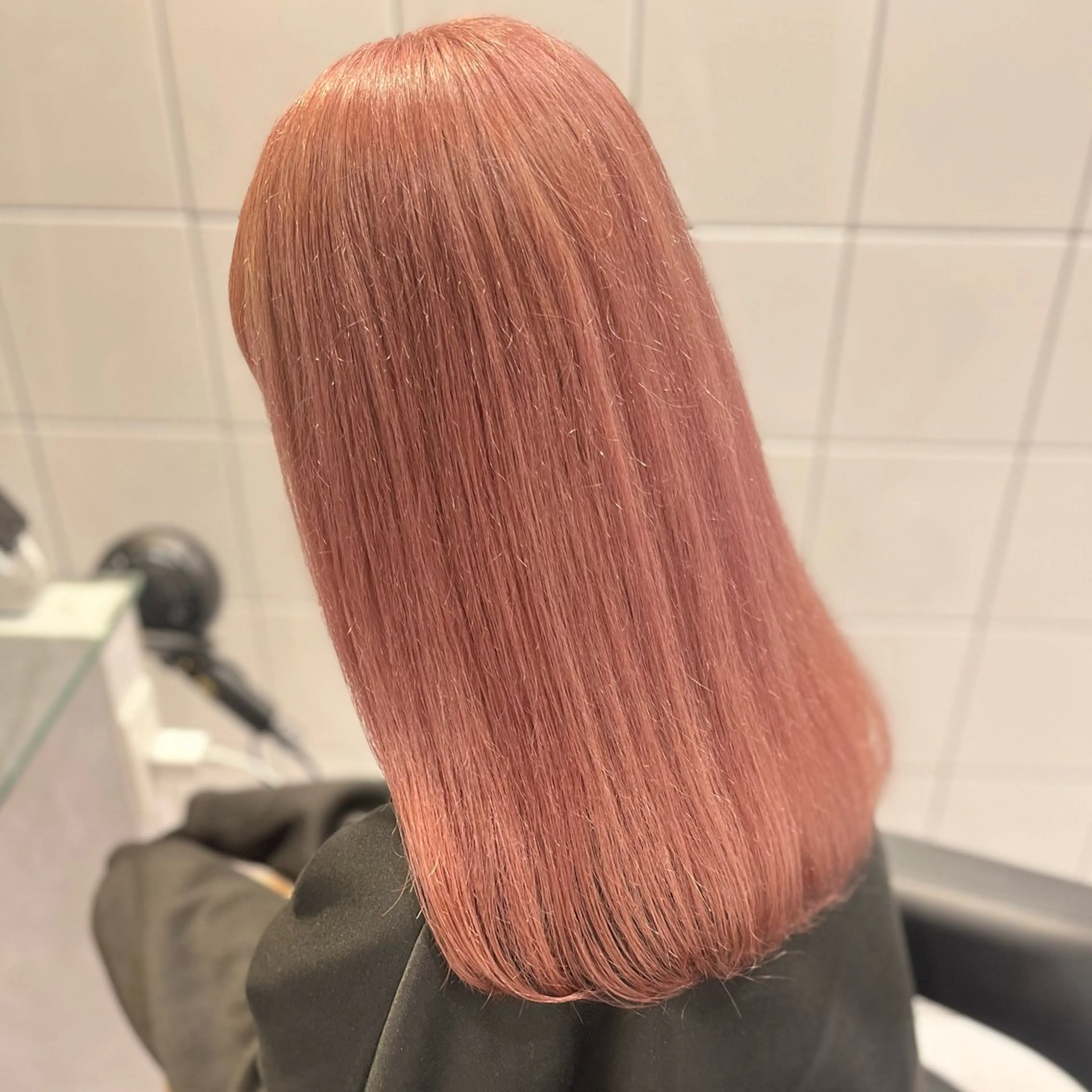 セミロング 🫧うる艶トレンド 🫧透明感カラーのヘアスタイル