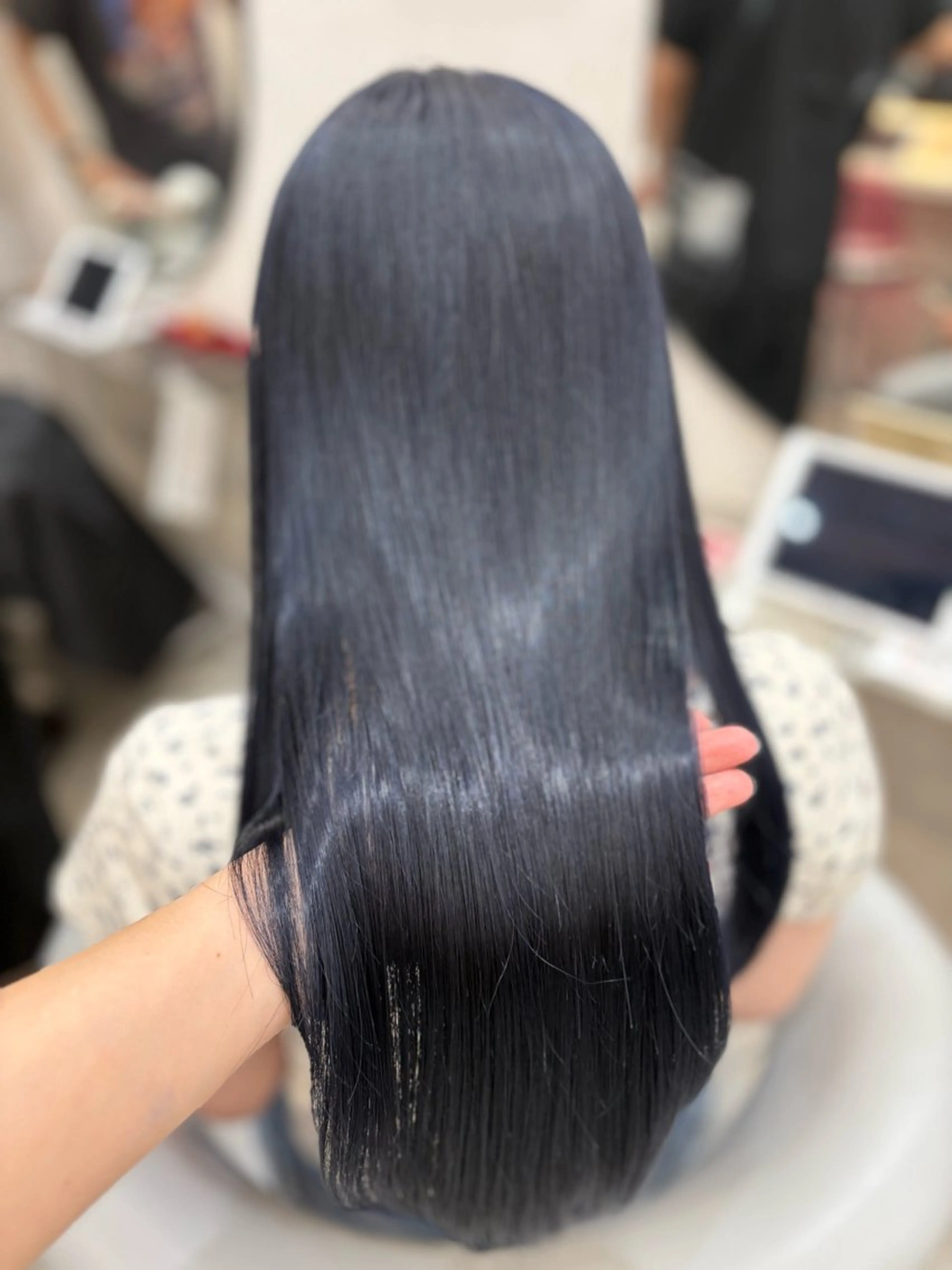 ロング カラー ブリーチ ブルーカラー ケアブリーチ ダブルカラー ネイビーカラー カット ヘアカラー トリートメント 新宿/韓国ヘア 中明度カラー/かやのヘアスタイル