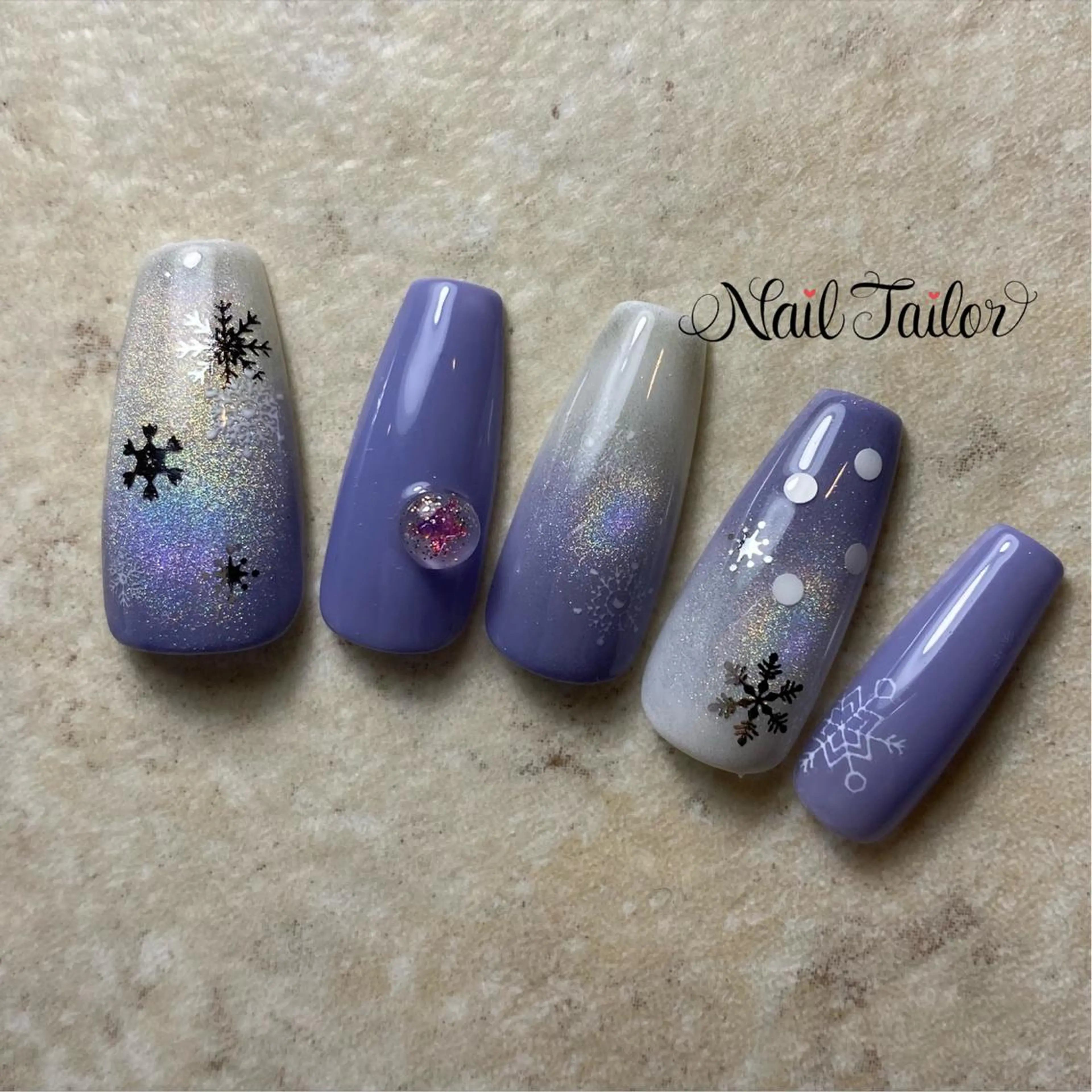 ネイル グラデーション ワンカラーネイル 冬ネイル クリスマス 〜Nail Tailor〜　ネイルテイラー所属・NailTailor ネイルテイラーのネイルデザイン