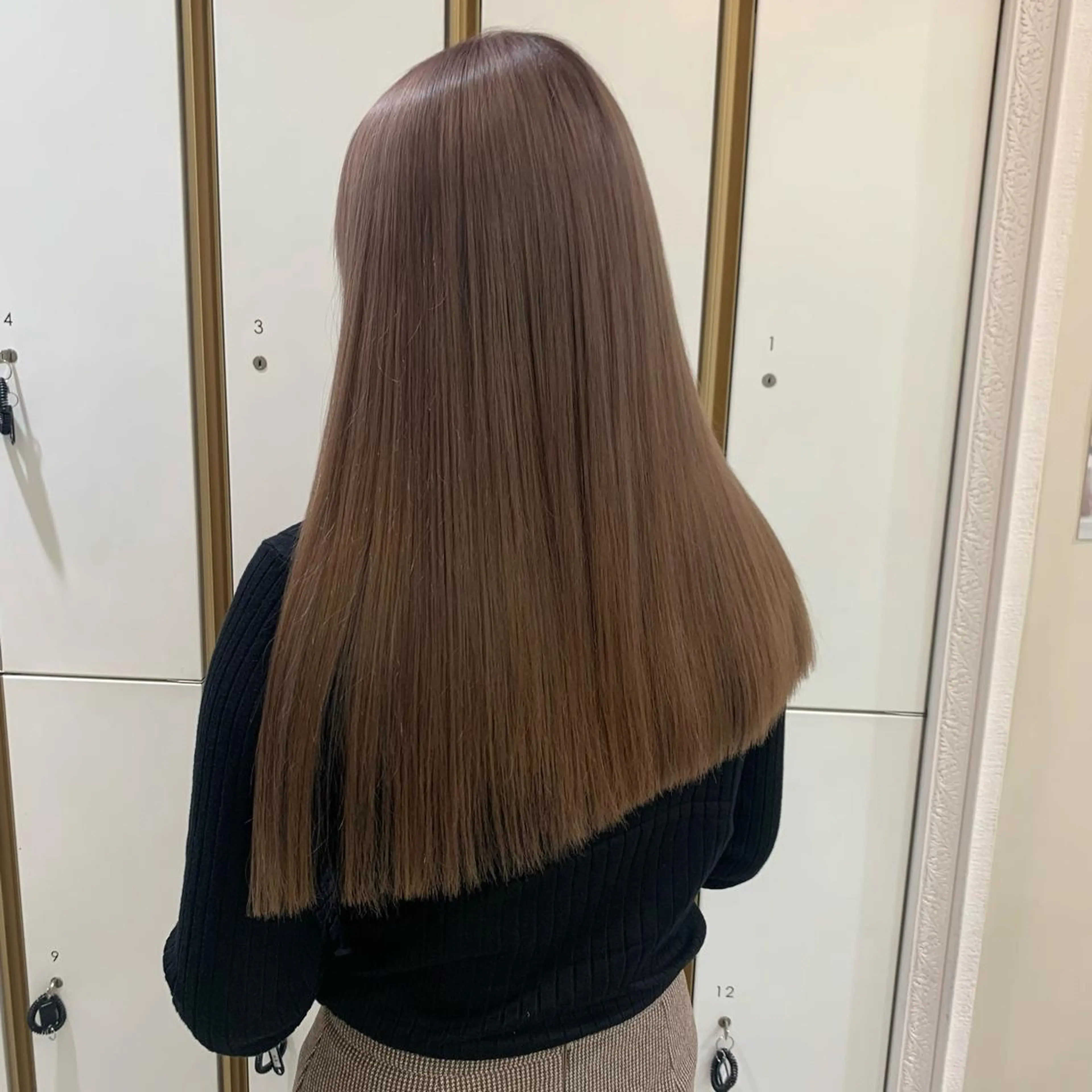 ロング カラー ハイトーンカラー ウスイ ハルカのヘアスタイル