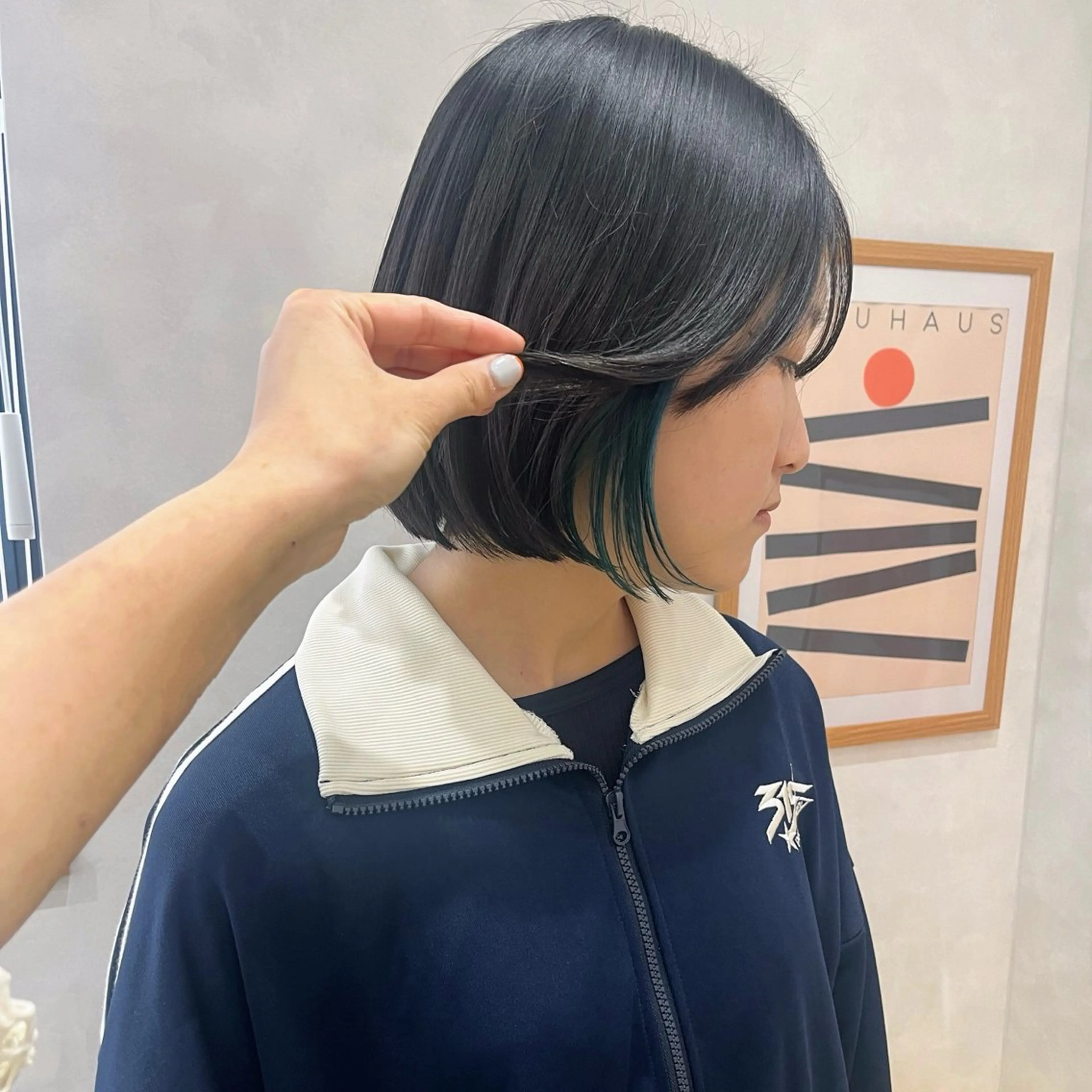 ショート カラー ブリーチ ダブルカラー ハイライトカラー インナーカラー ブリーチなしカラー ヘアカラー トリートメント 髪質改善/レイヤー/ ボブ/磯野史歩のヘアスタイル