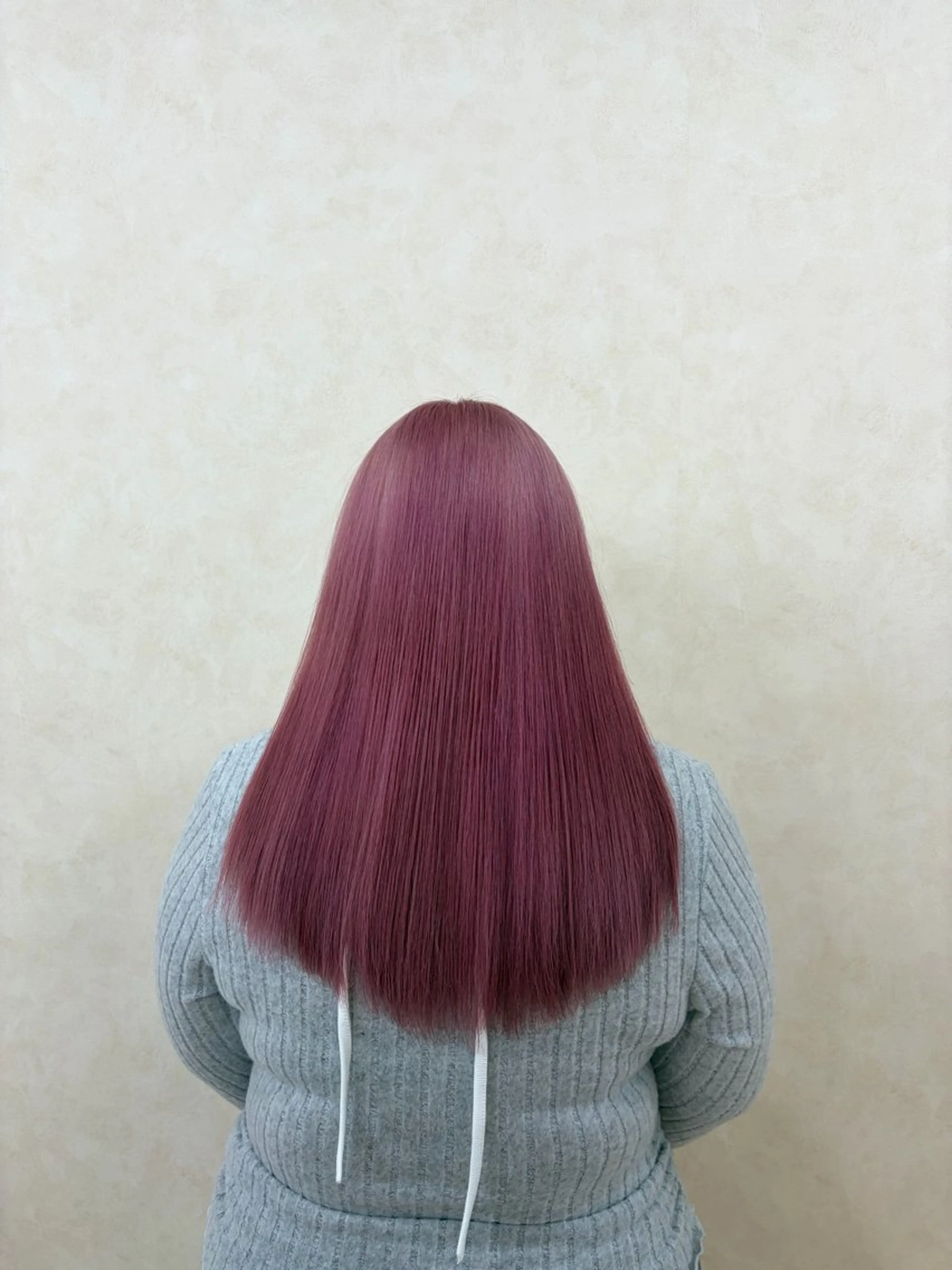 ロング カラー ブリーチ ピンクカラー 倉澤 愛理のヘアスタイル