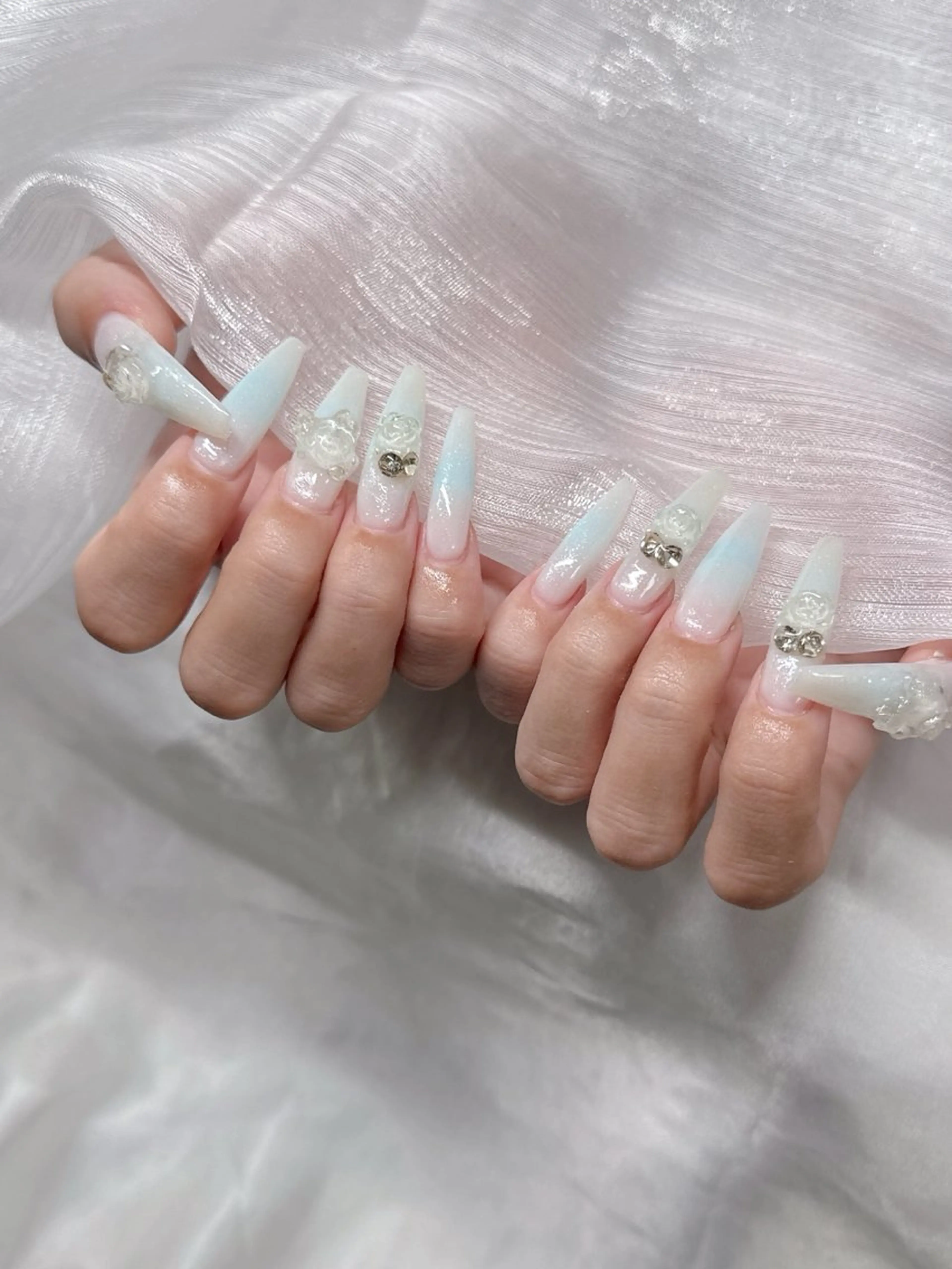 ネイル オーロラネイル チークネイル 長さ出し フットネイル フレンチネイル ハンドネイル Lee Ainのネイルデザイン