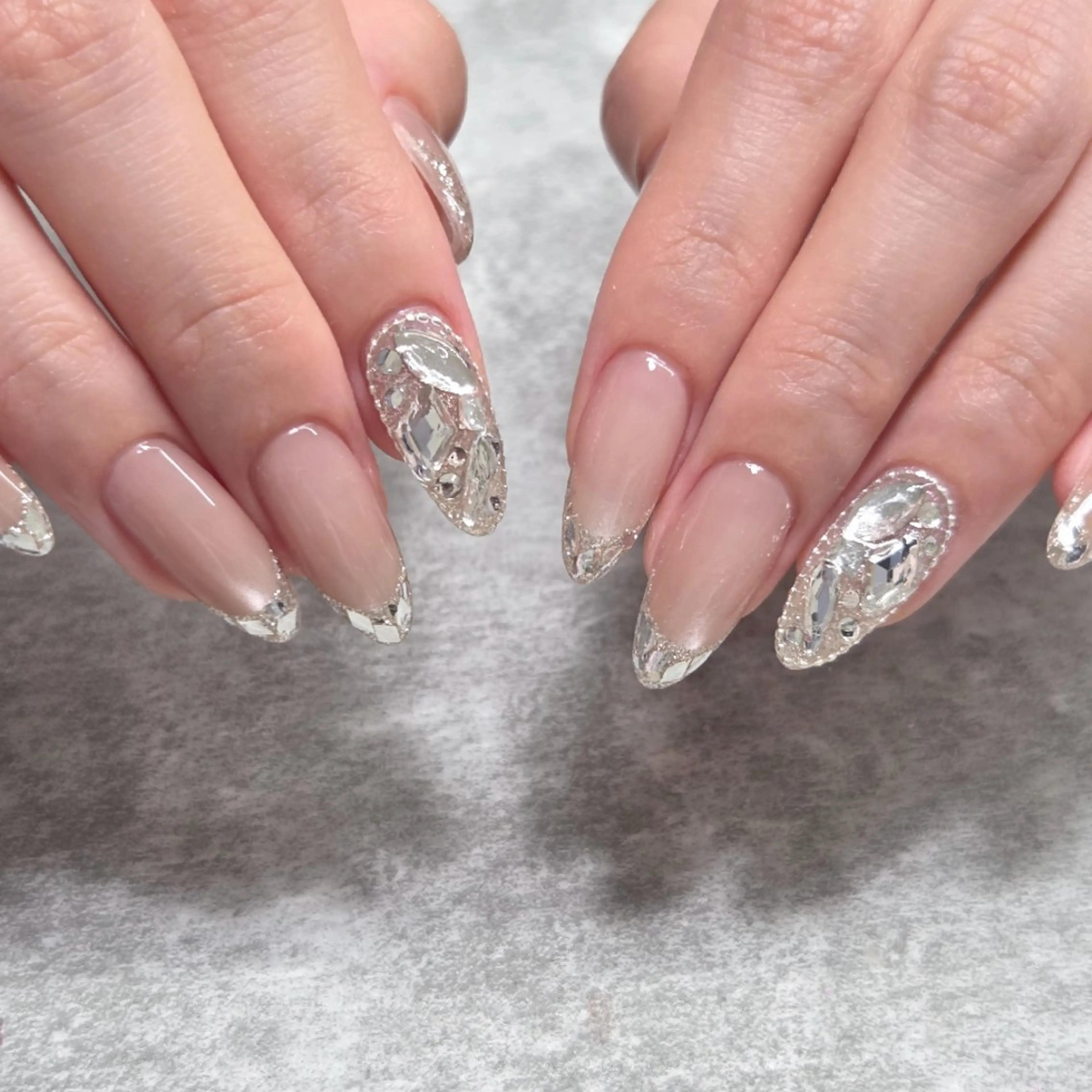 ネイル フレンチネイル ガラスフレンチ ハンドネイル Lia Nailのネイルデザイン