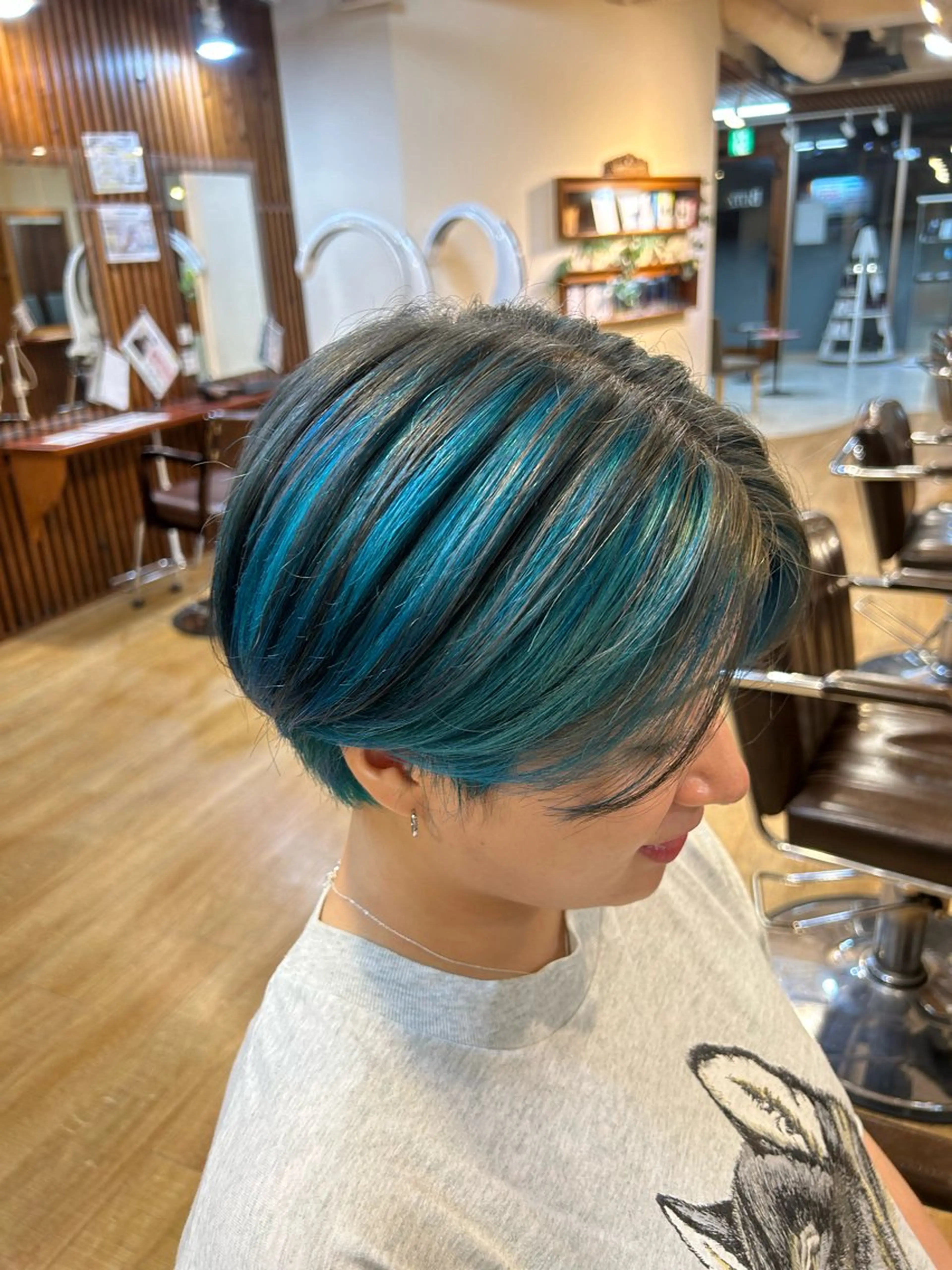 ショート カラー 林 佑哉のヘアスタイル