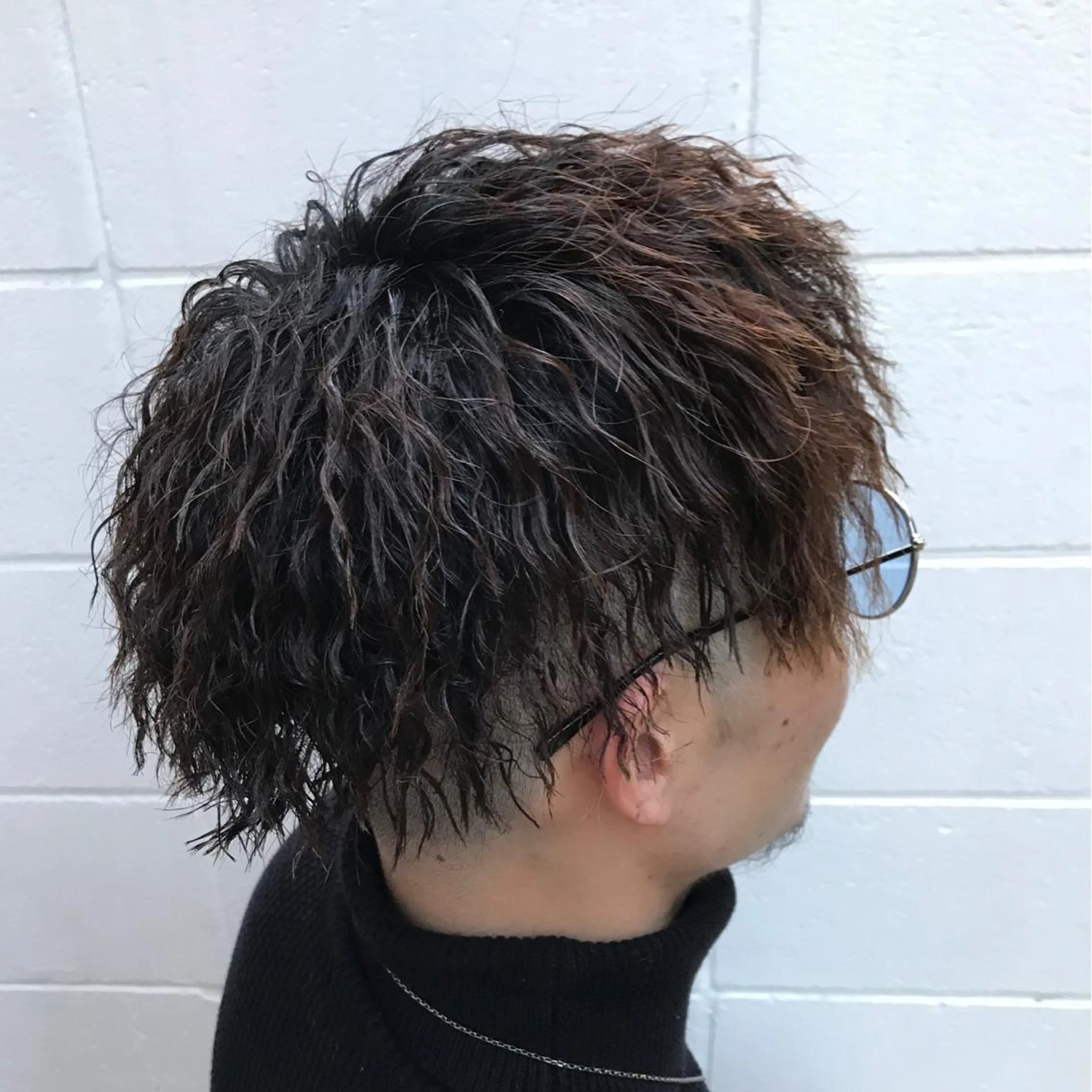 ショート パーマ メンズ メンズパーマ メンズツイストパーマ 刈り上げ ツイストパーマ カット パーマ メンズ特化 TAKUYAのヘアスタイル